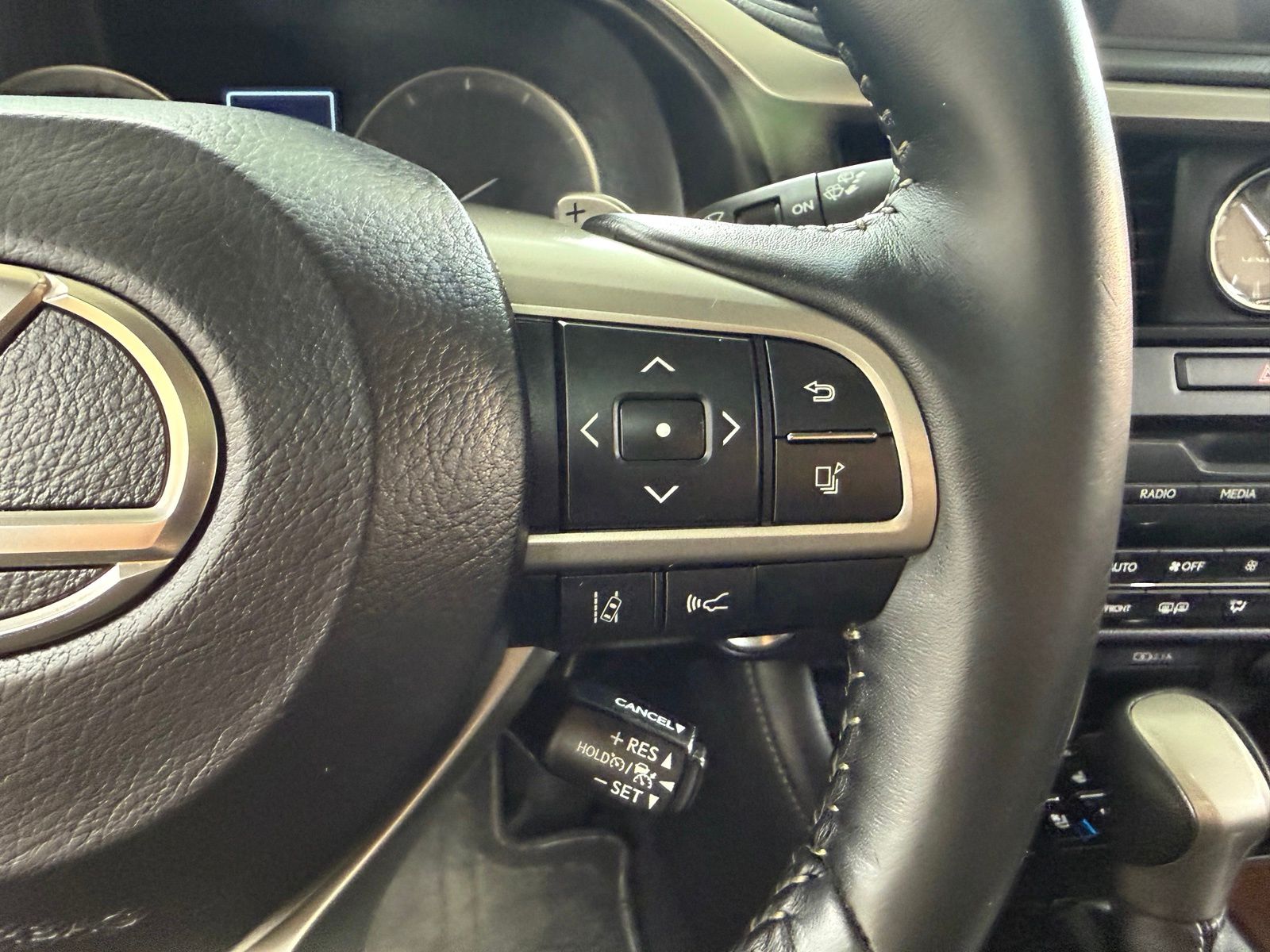 Used 2021  Lexus 350 image 32