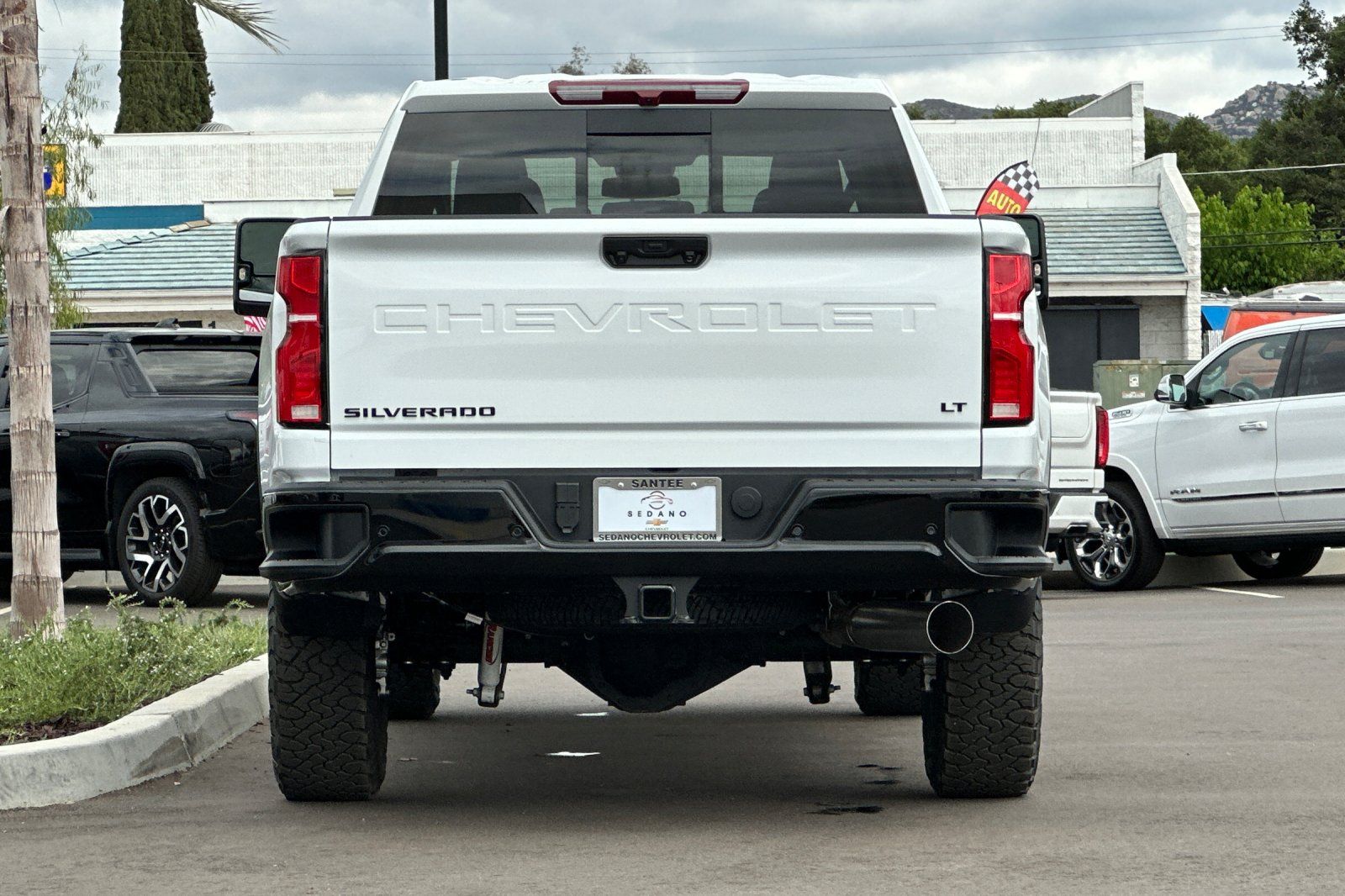 View vehicle photo 5