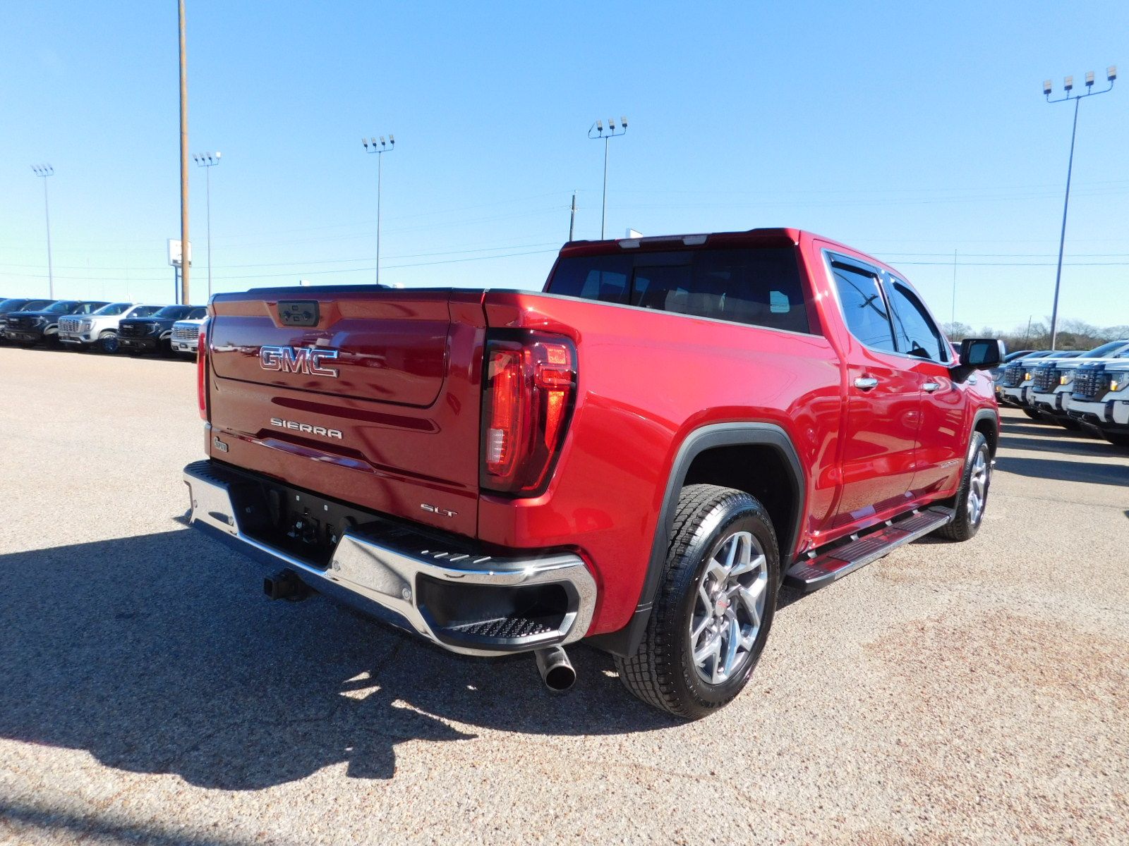 2022 GMC Sierra 1500 SLT 2