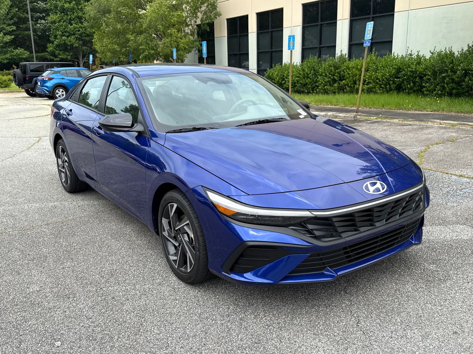 2025 Hyundai Elantra SEL Sport photo 3