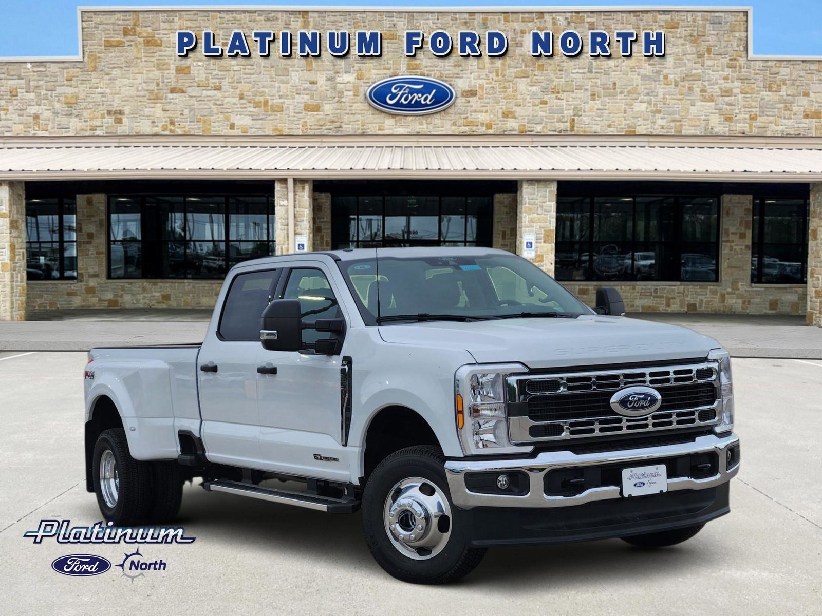 Oxford White 2026 Ford F-350 Super Duty Pickup Truck Four-Wheel Drive Automatic