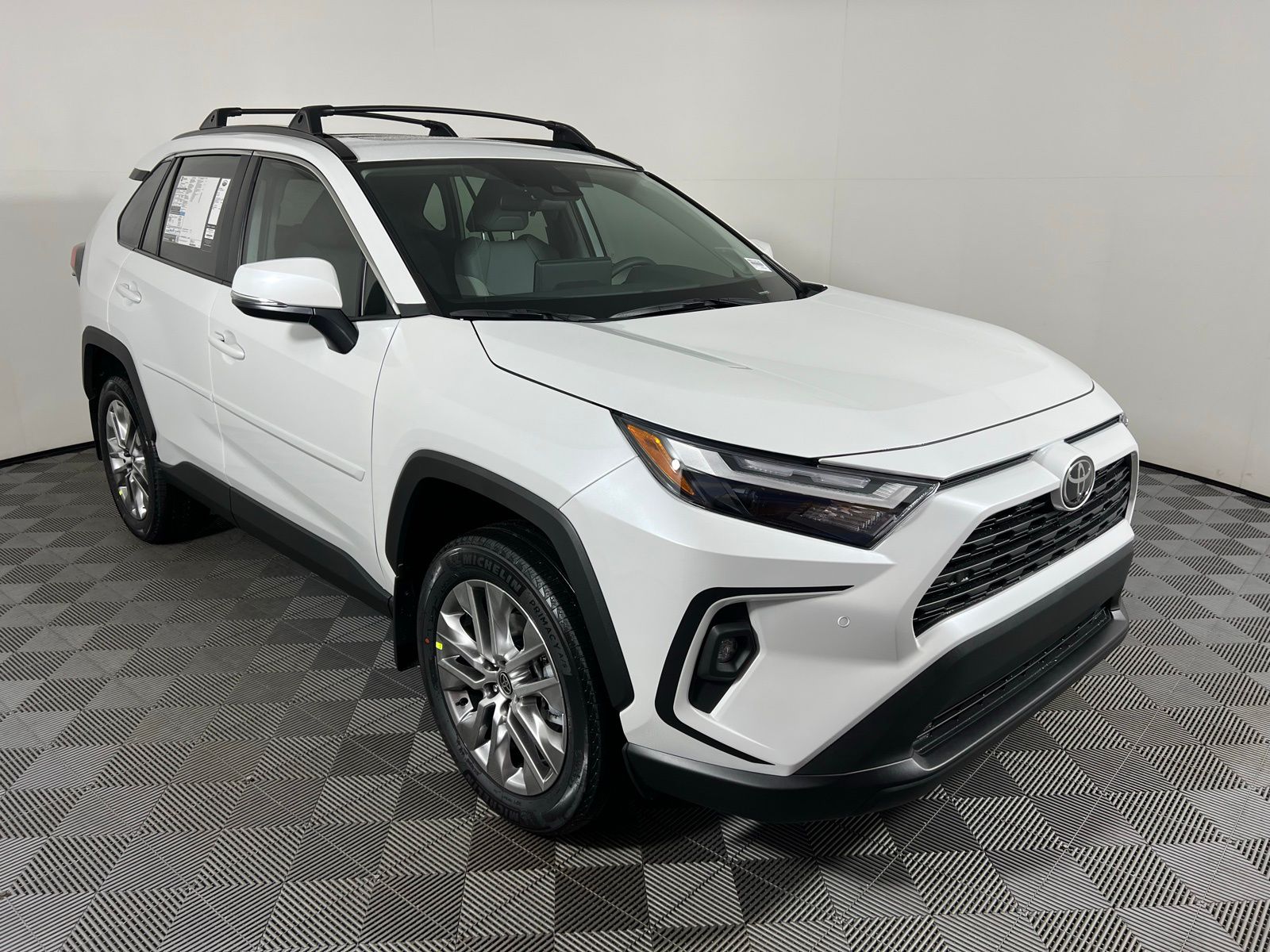 2024 Toyota RAV4 XLE Premium 3