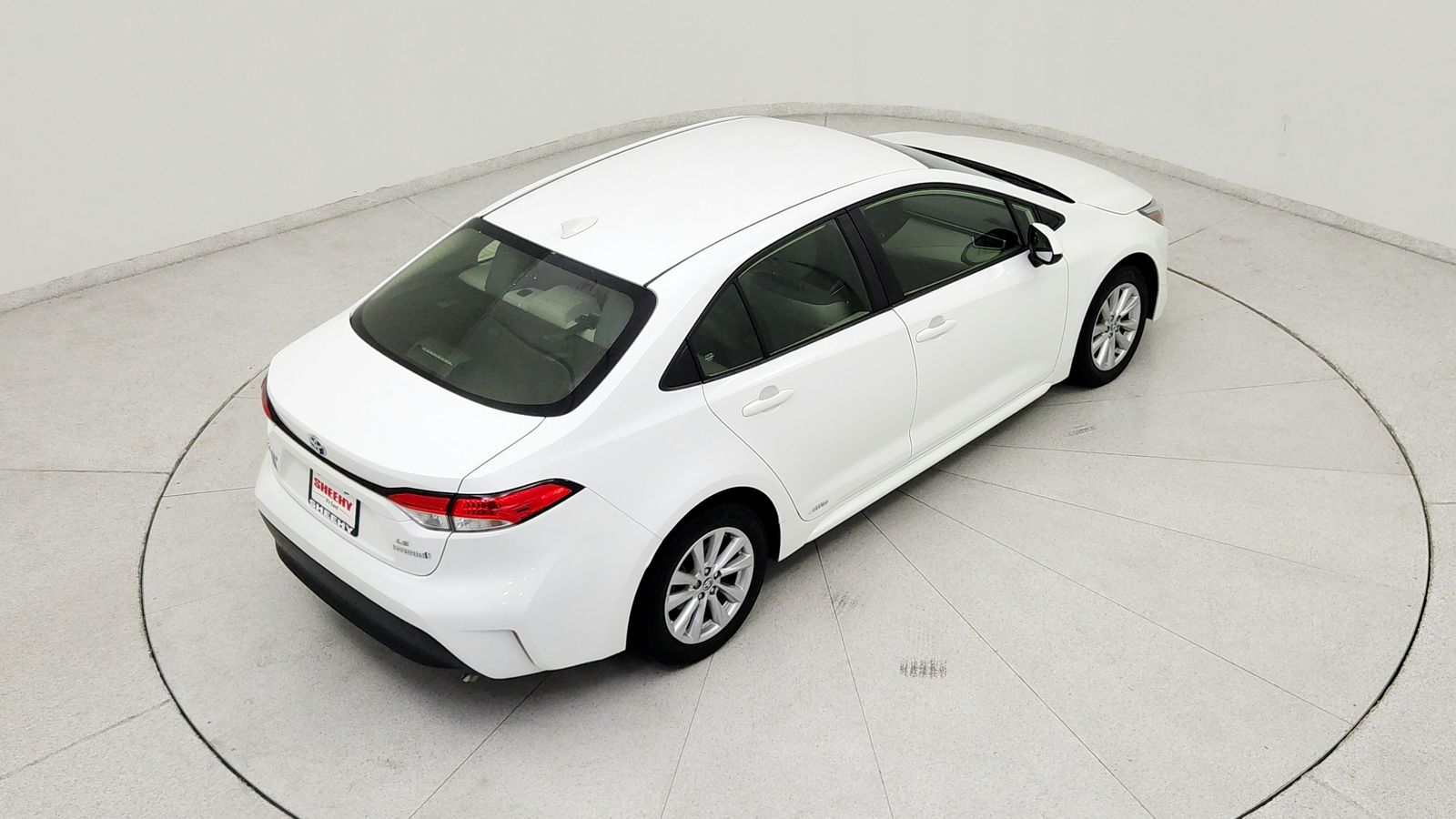 Used 2024 White Toyota LE image 19