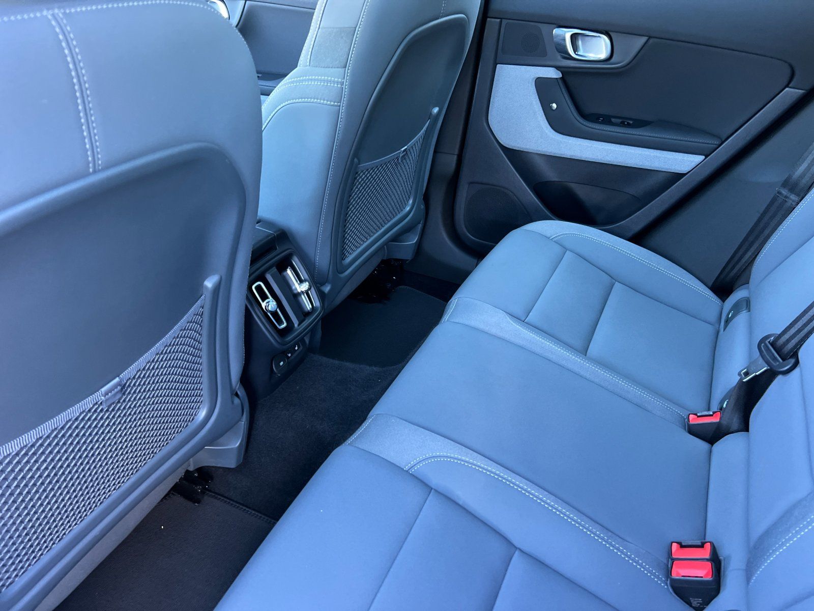 2022 Polestar 2 Long Range Dual Motor — full photo 12 of 29