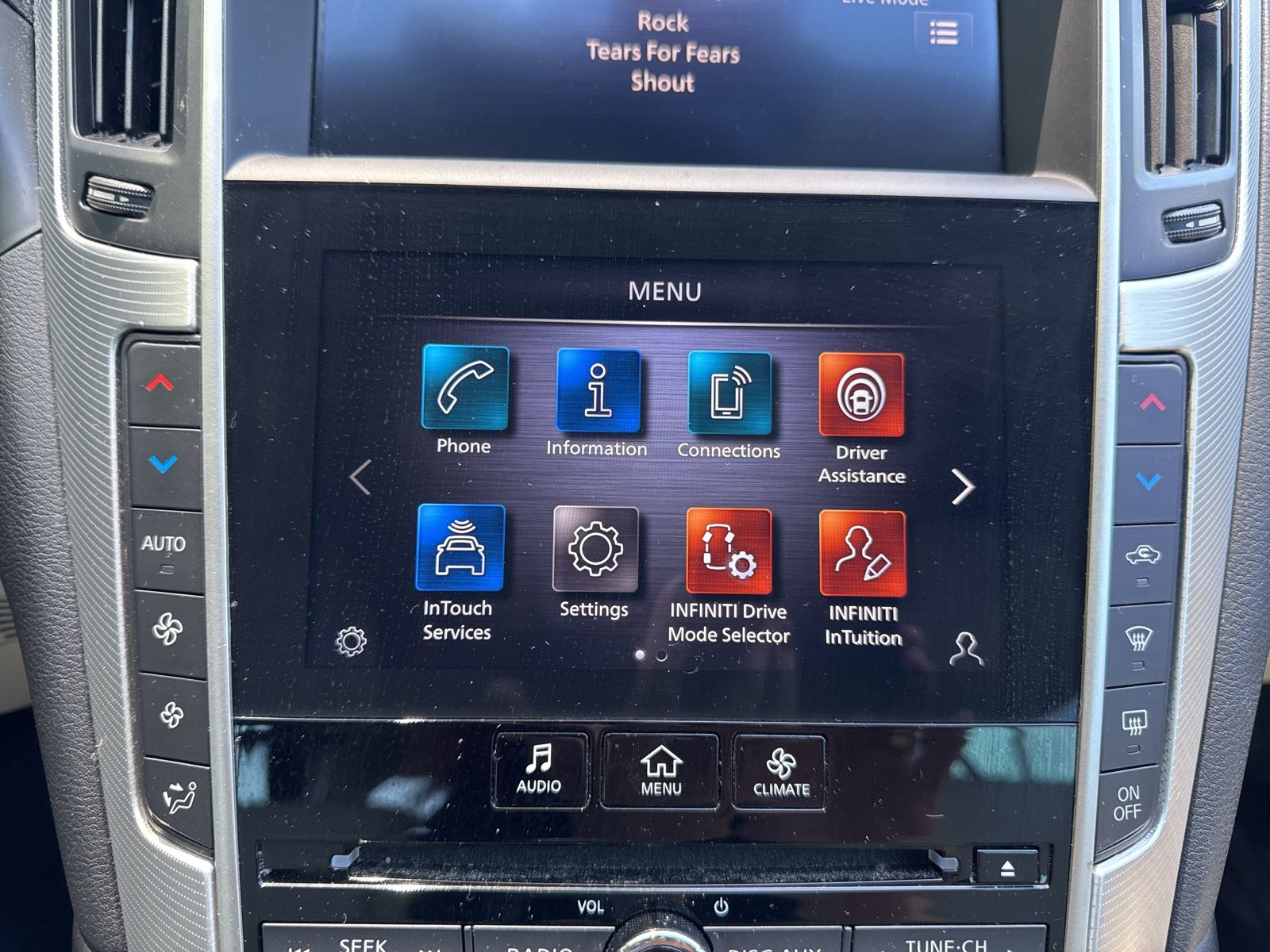 Used 2022 Grand Blue INFINITI LUXE image 5