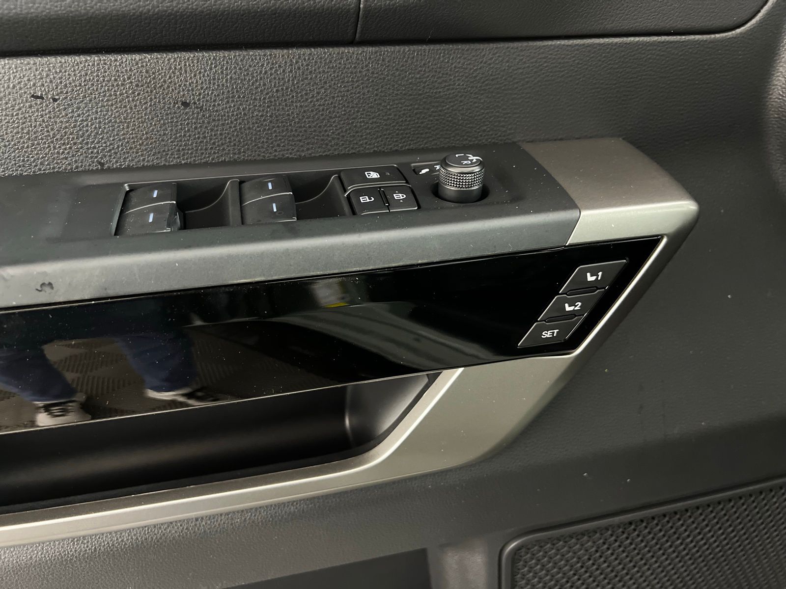 Thumbnail: 2026 Toyota Tundra - 16