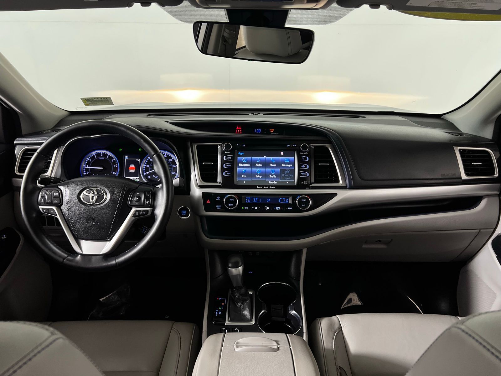 Thumbnail: 2018 Toyota Highlander - 27