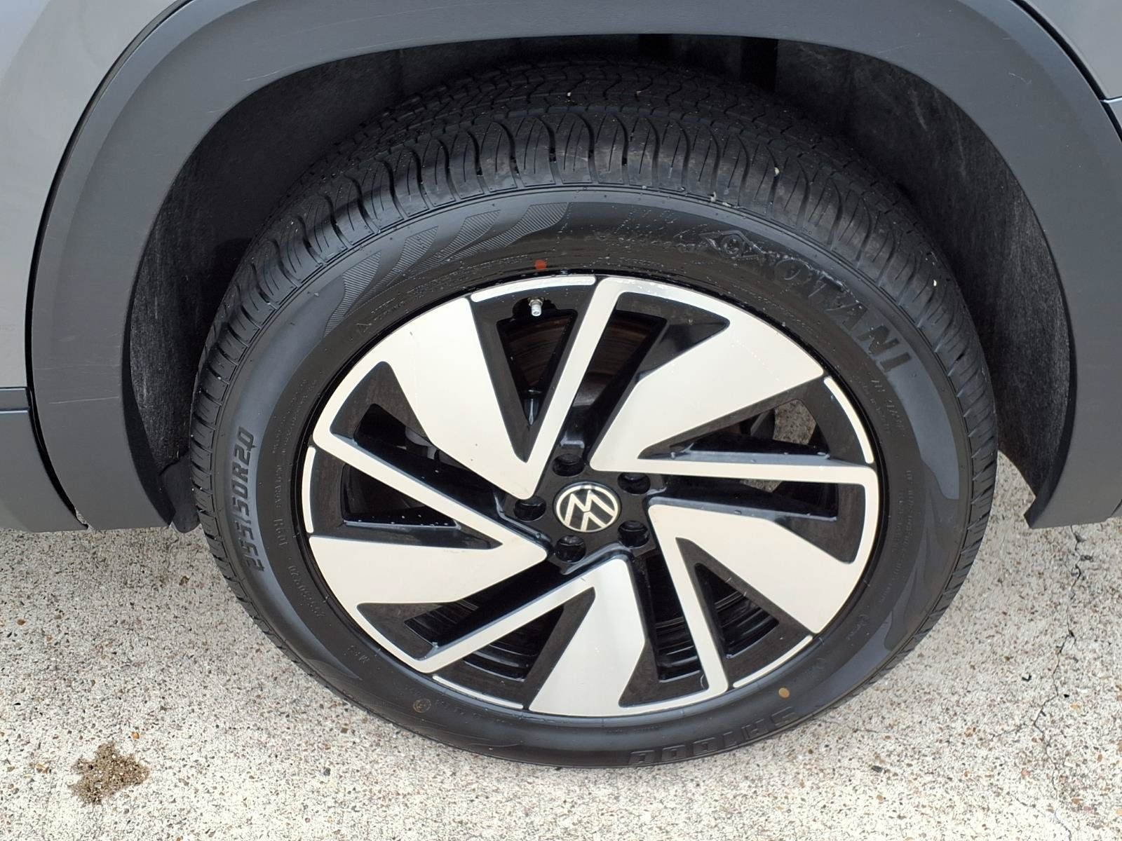 2025 Volkswagen Atlas 2.0T SE w/Technology - 9