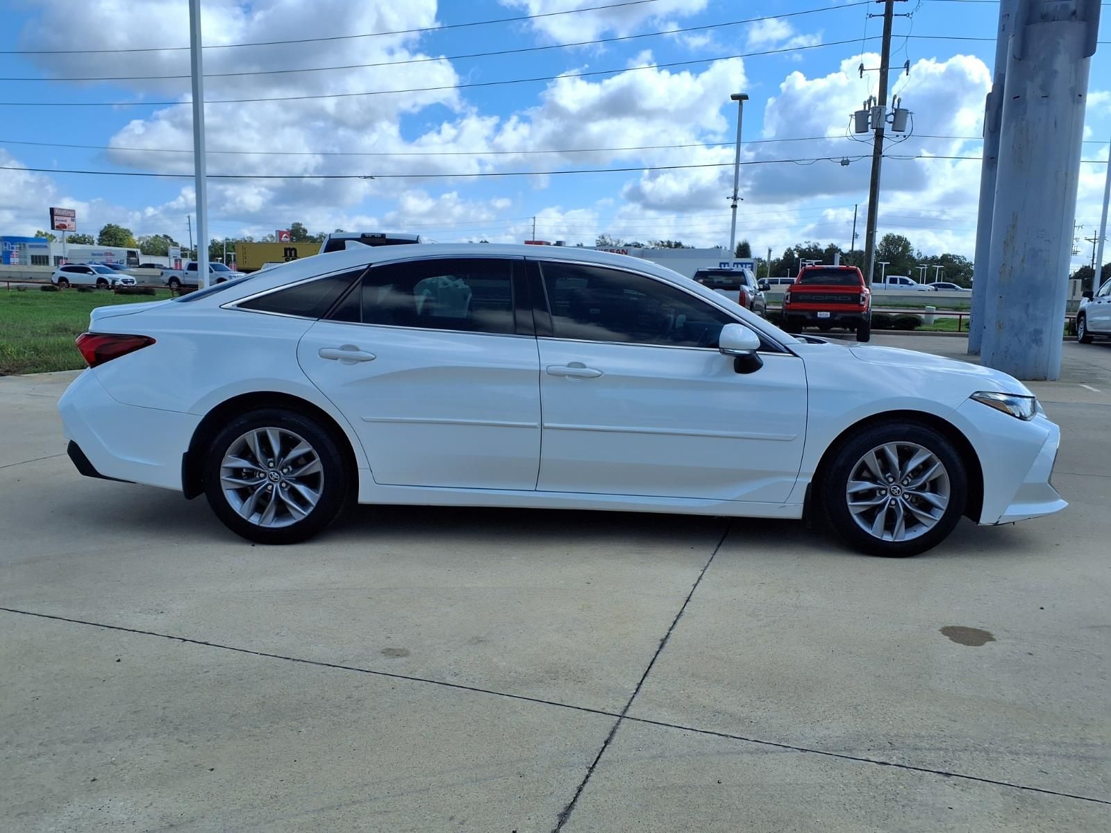 2019 Toyota Avalon XLE Beige at Community Toyota