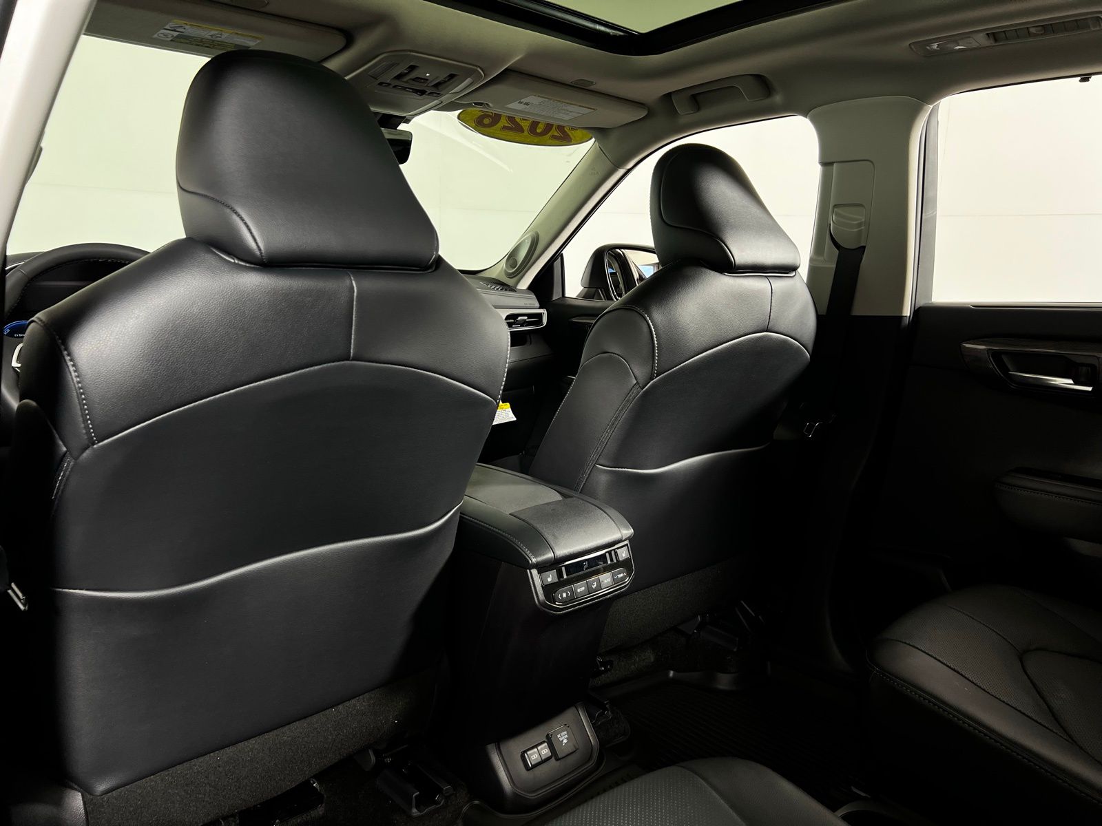 Thumbnail: 2026 Toyota Highlander - 21
