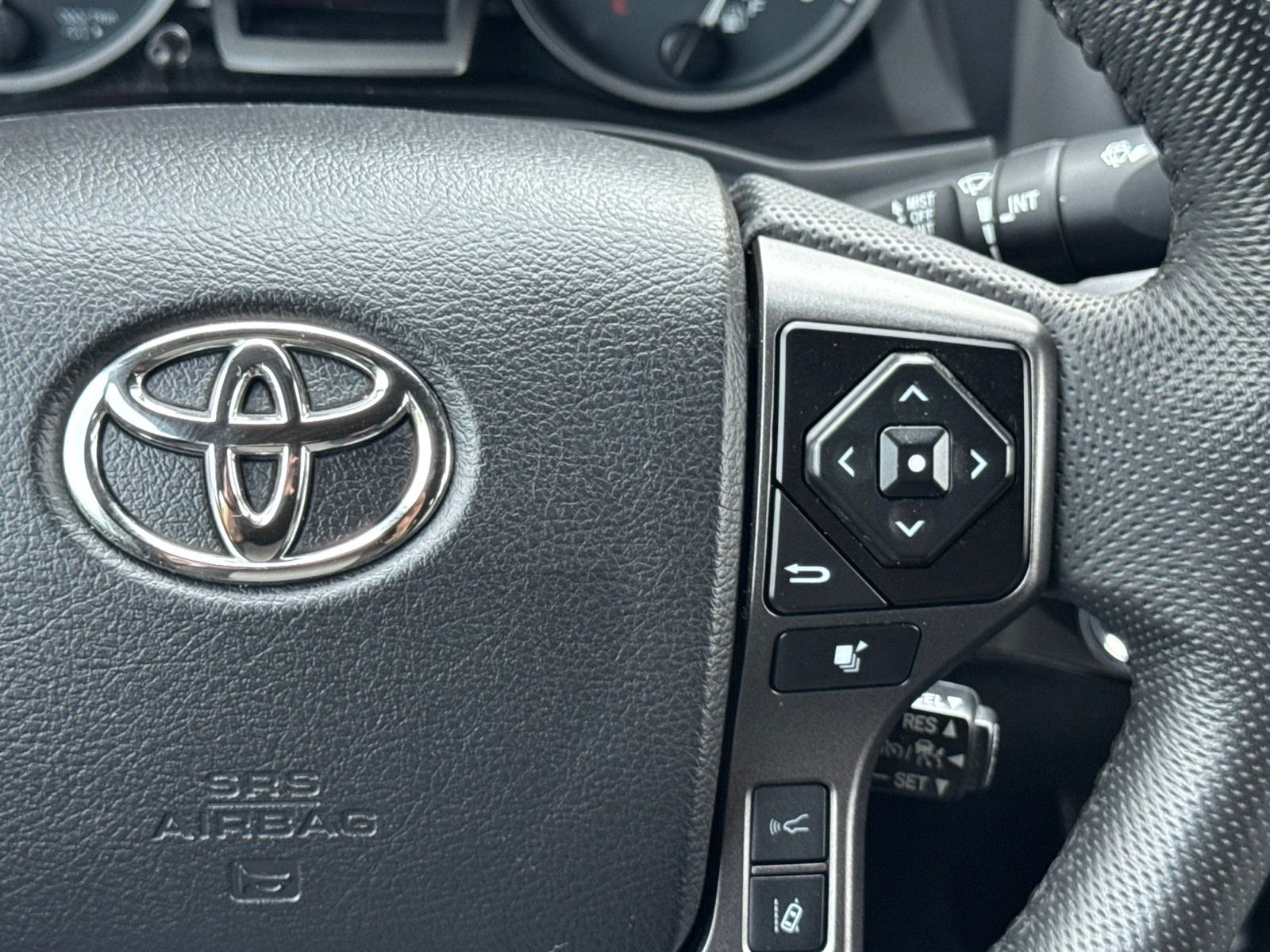 Used 2022 White Toyota TRD Off-Road image 29