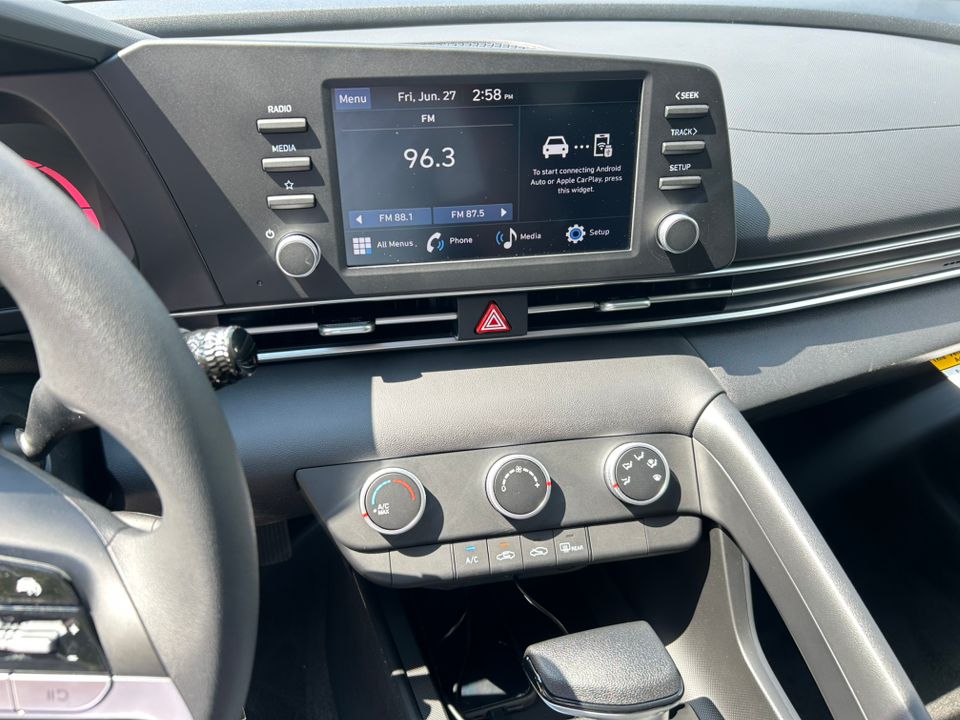 2025 Hyundai Elantra SE photo 20