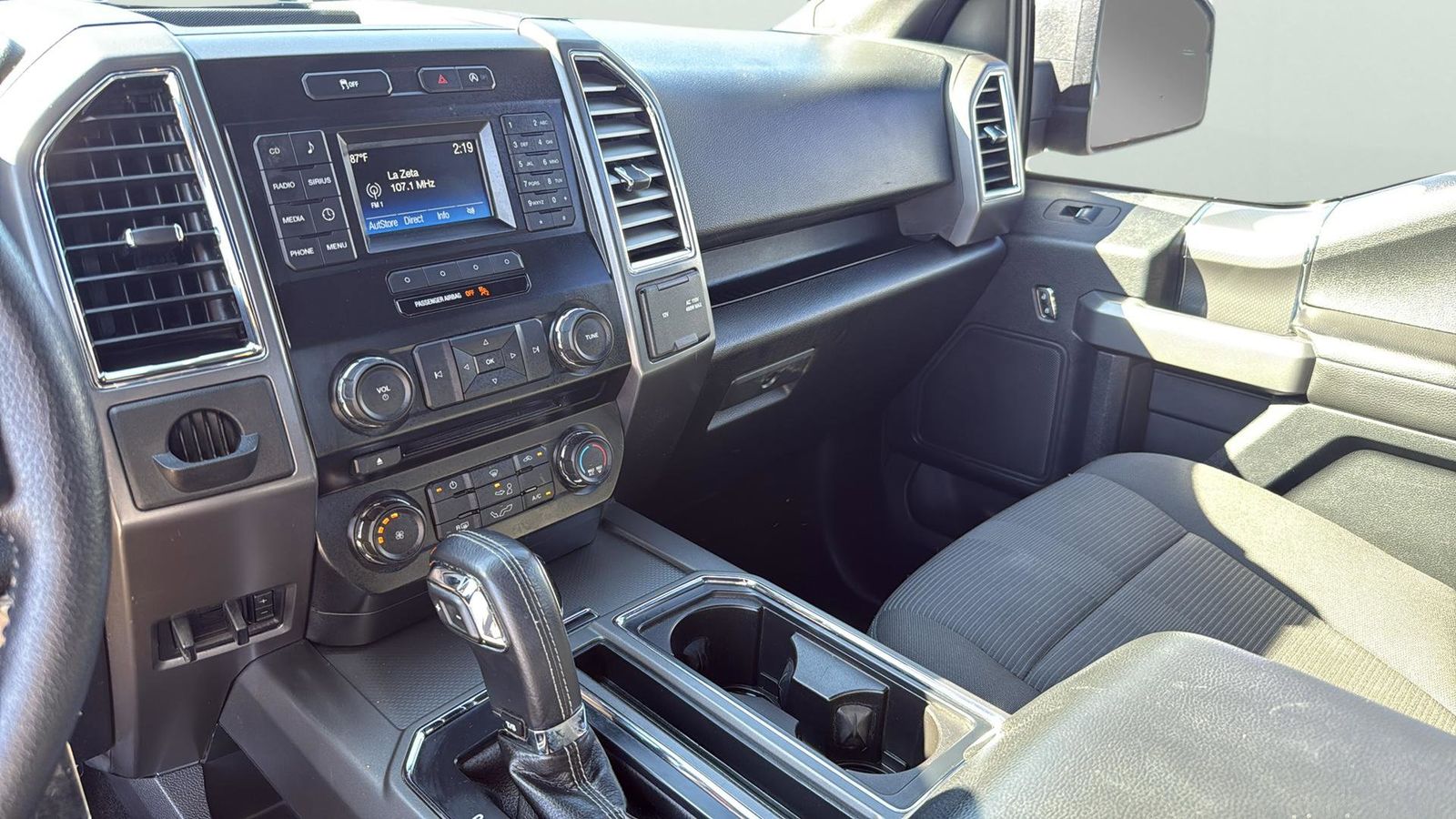 Used Car 2015 Ford F-150  Xlt For Sale Under $25,000 In Austin, Texas