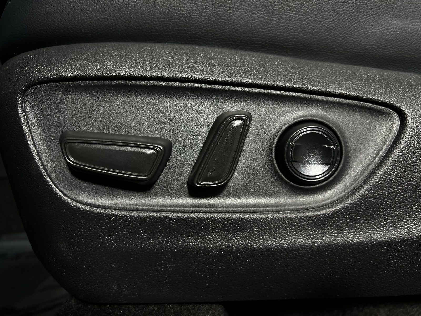 Thumbnail: 2026 Toyota Highlander - 14