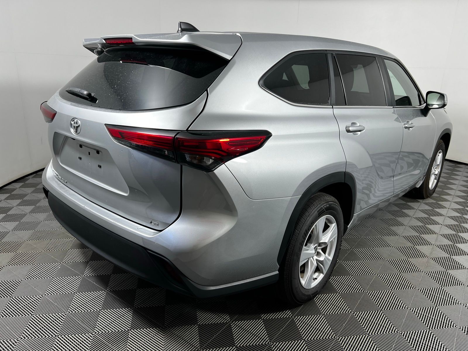 2023 Toyota Highlander XLE 5