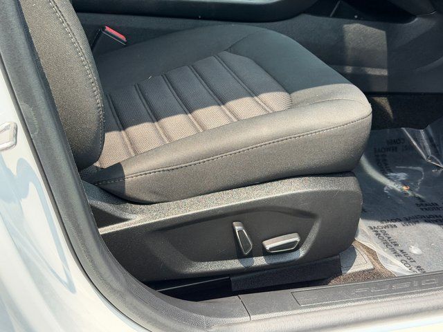 Certified Used 2018 Oxford White Ford SE image 35