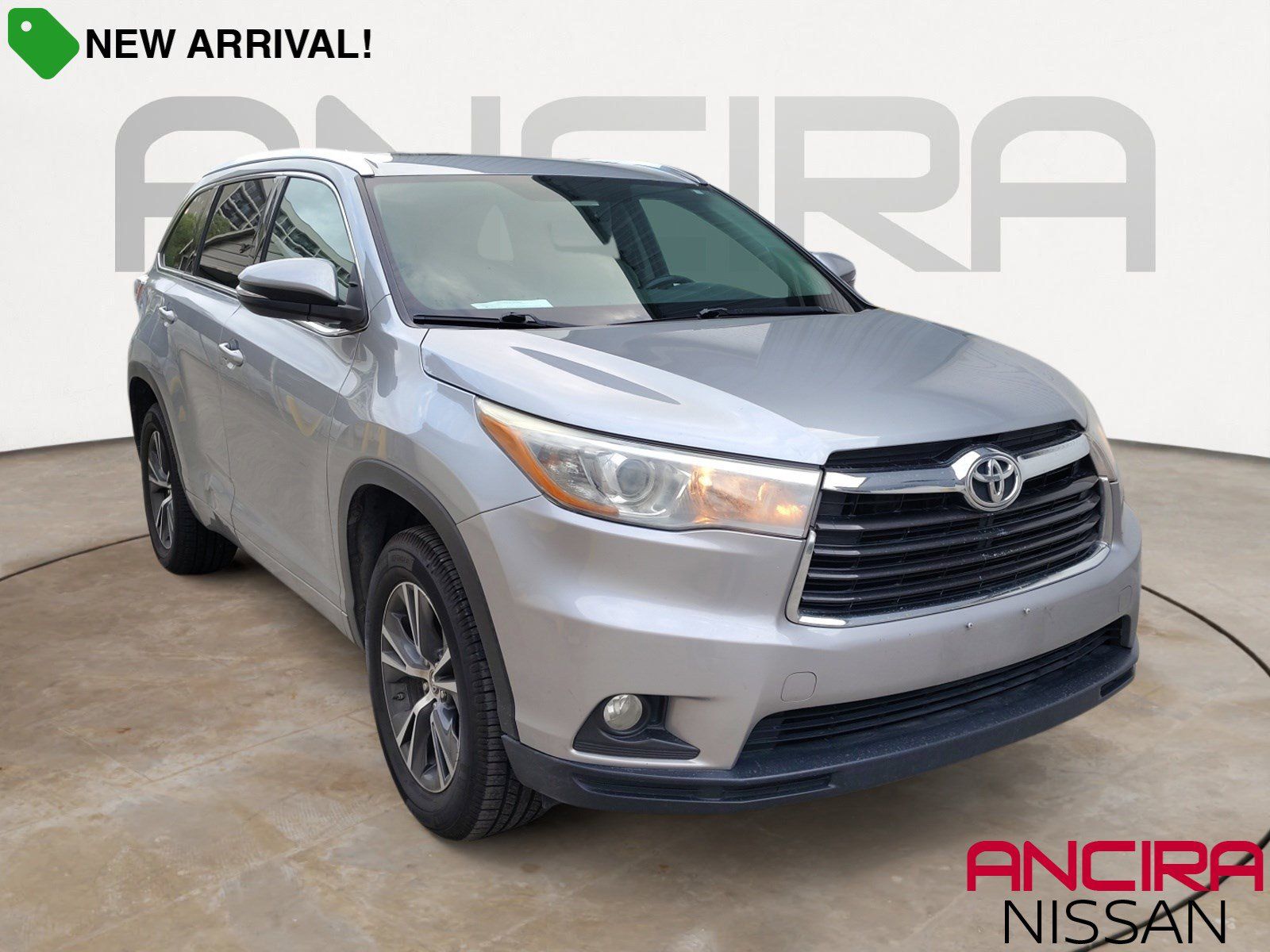 Used Car 2016 Toyota Highlander  Xle V6 For Sale Under $20,000 In San Antonio, Texas