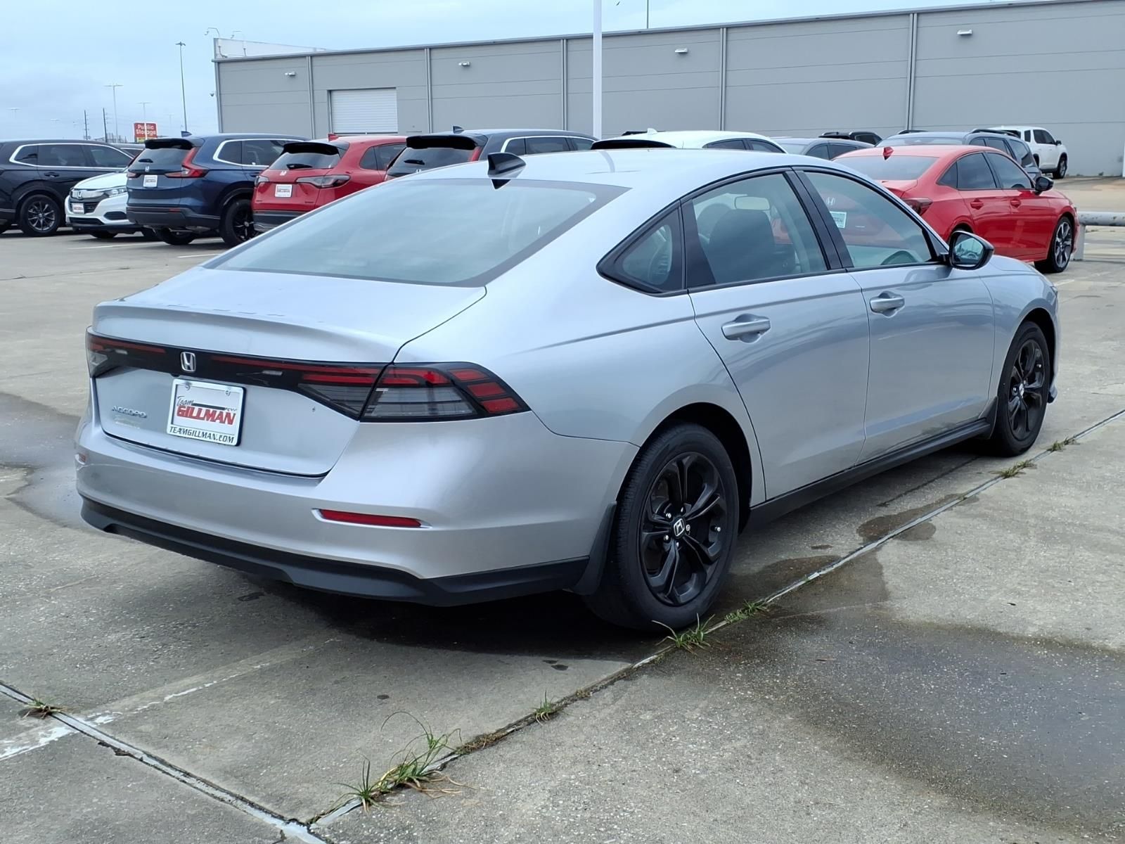 View vehicle photo 5