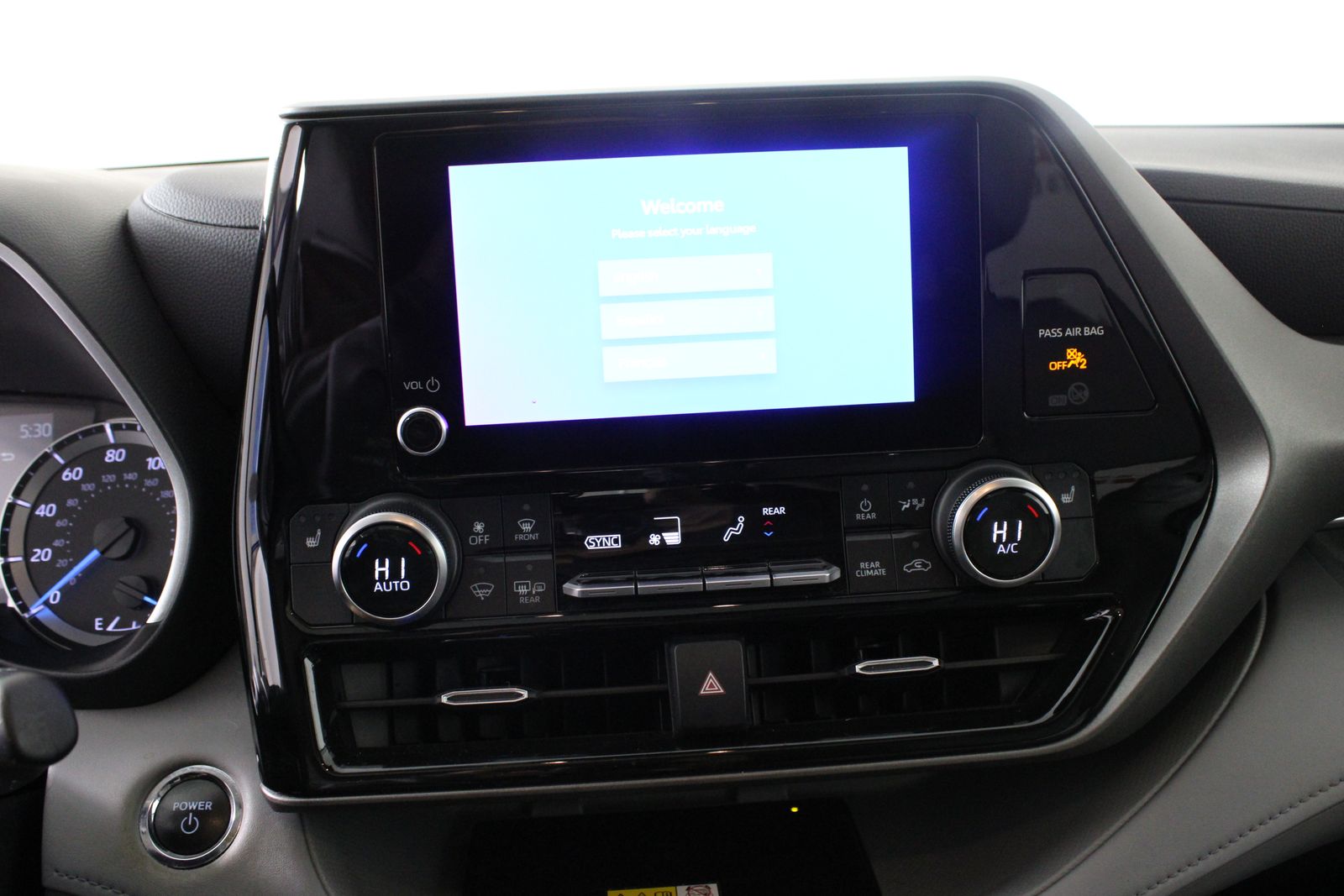 Used 2023  Toyota XLE image 5