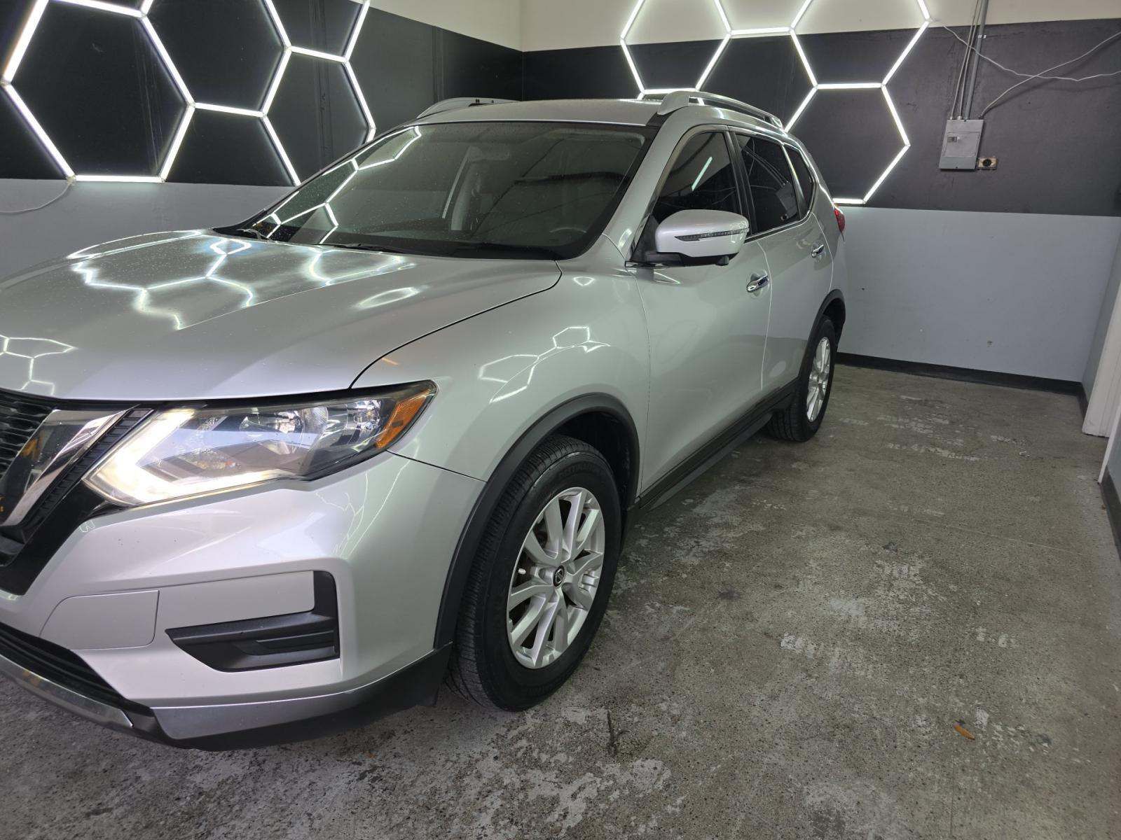 2018 Nissan Rogue SV FWD's photo