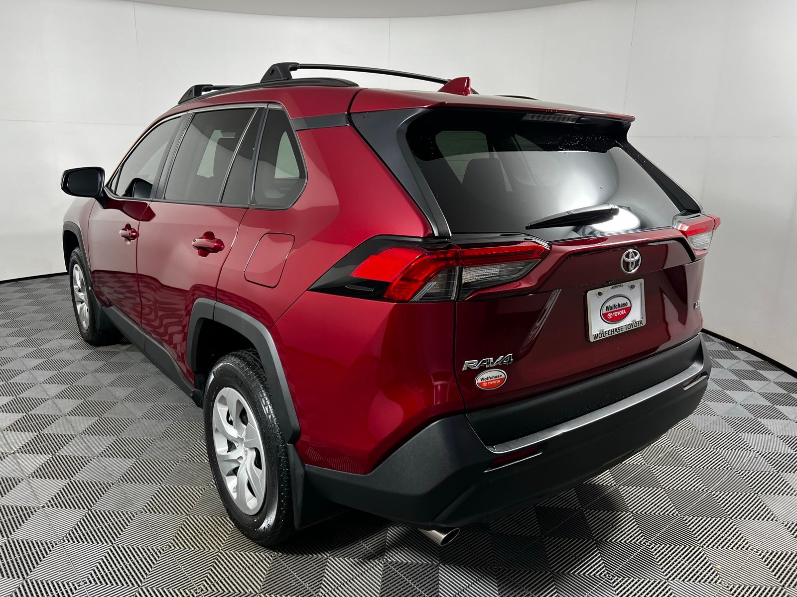 Thumbnail: 2021 Toyota RAV4 - 7