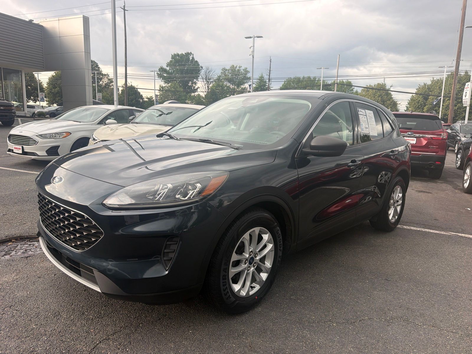 Certified Used 2022 Blue Metallic Ford SE image 9