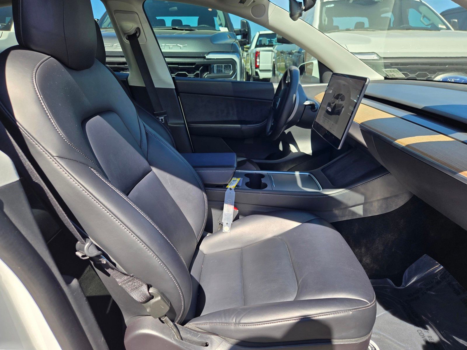 Used 2022  Tesla Performance image 10