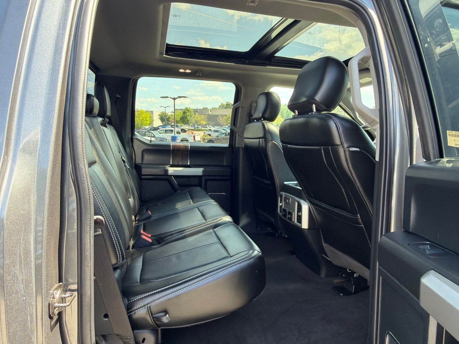 Certified Used 2020 Magnetic Ford Lariat image 29