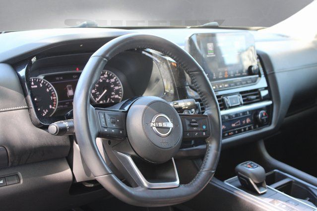 Used 2024 Silver Nissan SL image 3