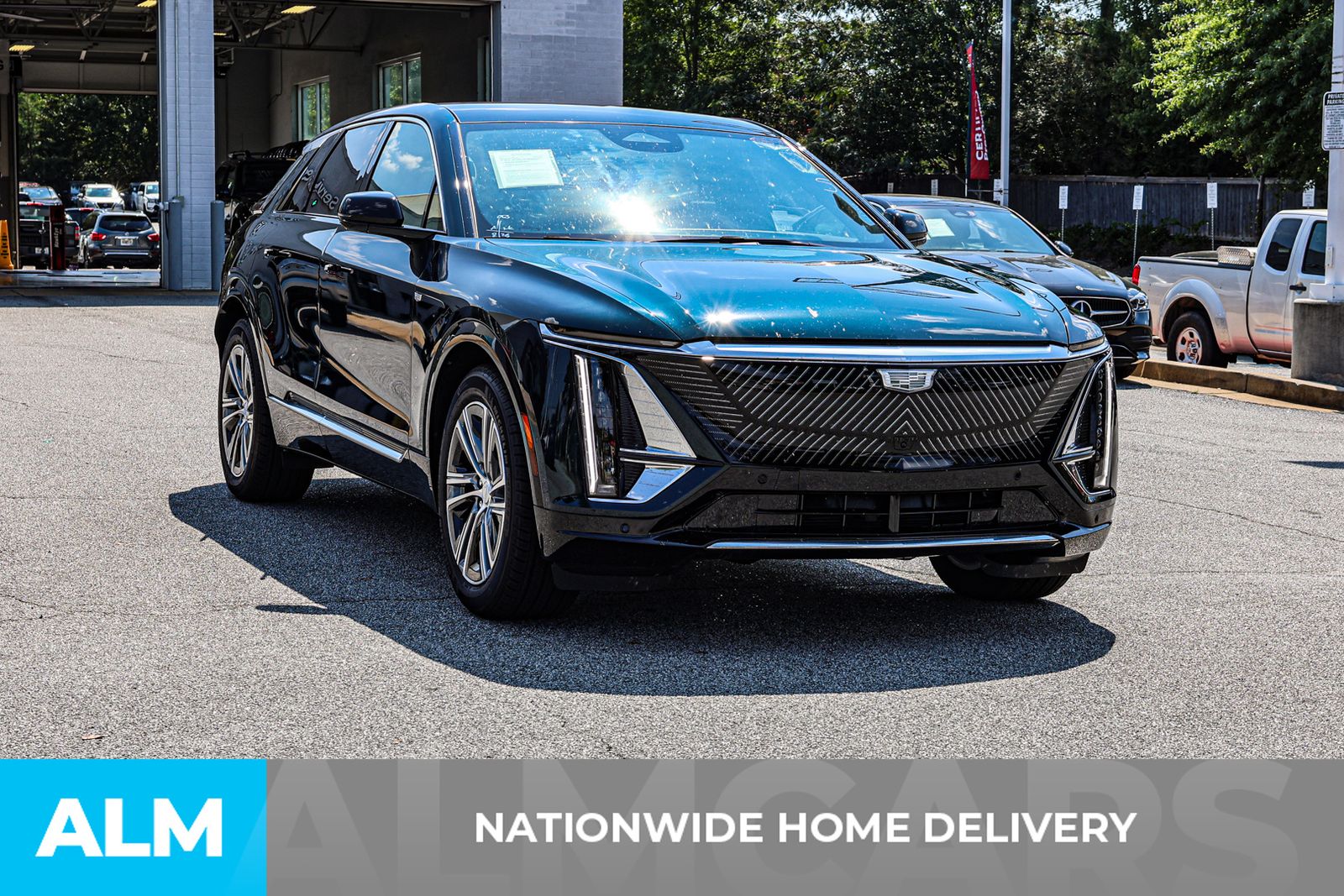2025 Cadillac Lyriq Luxury photo 4