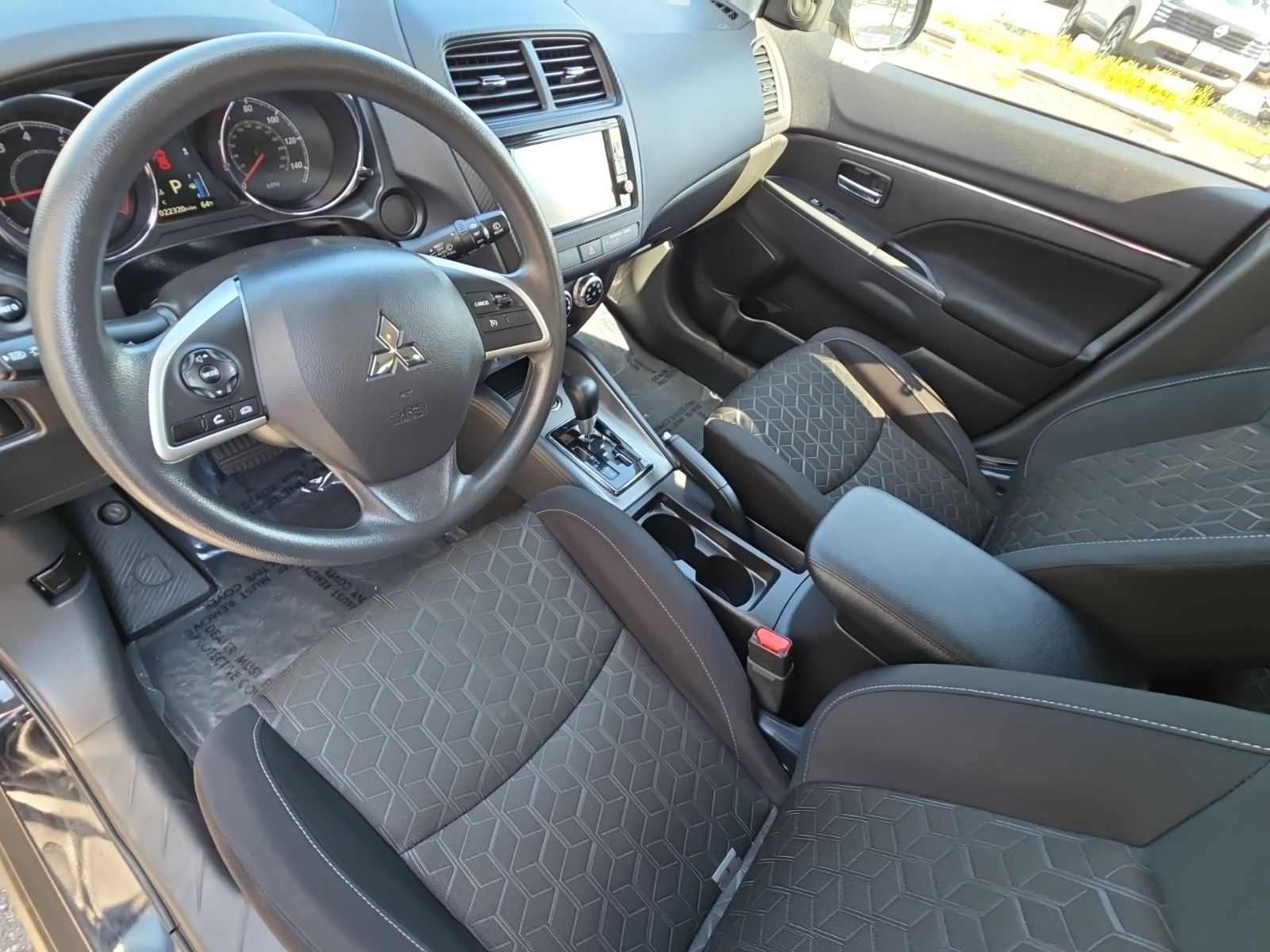 Used 2024  Mitsubishi 2.0 ES image 30