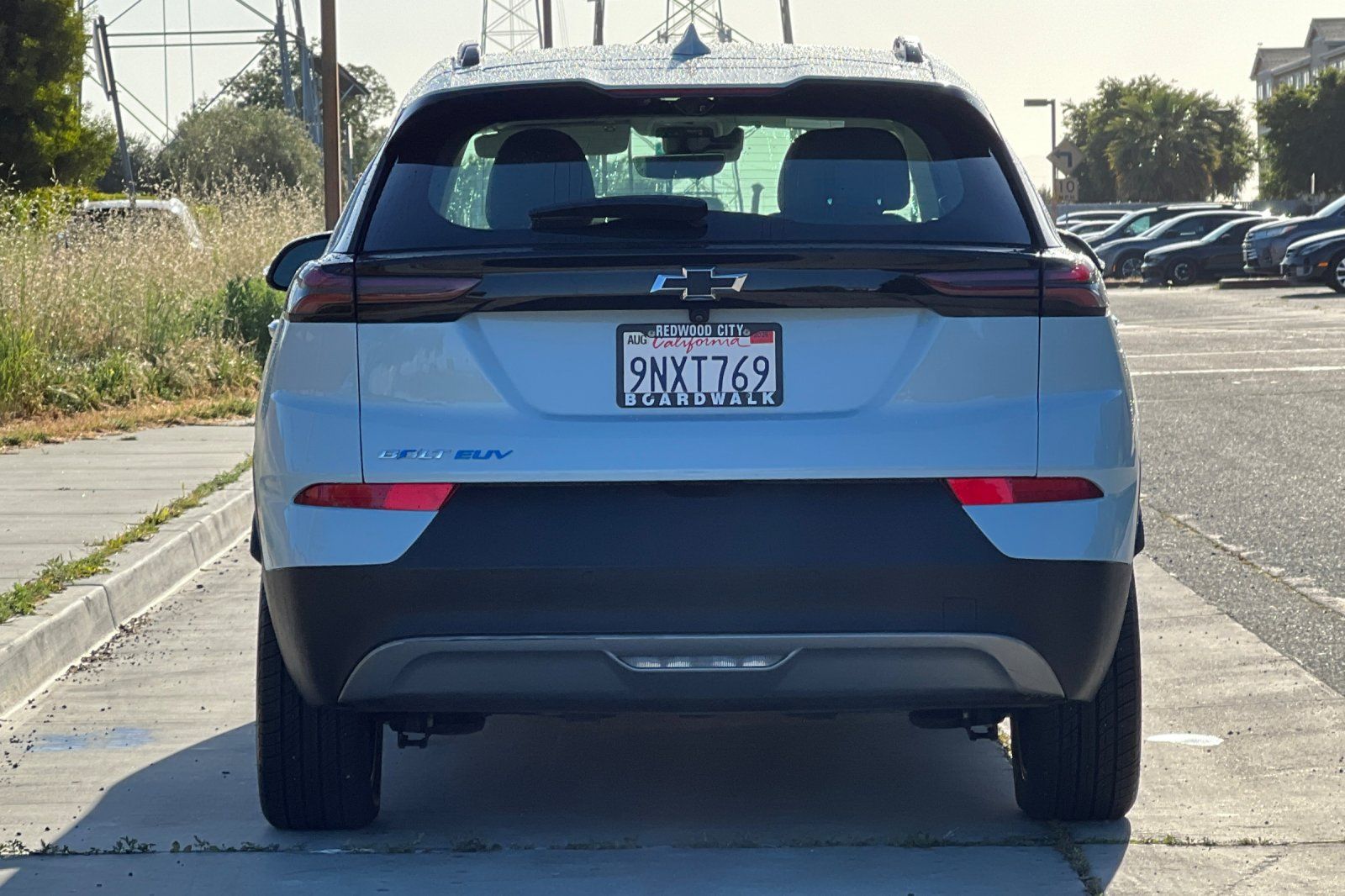 View vehicle photo 5