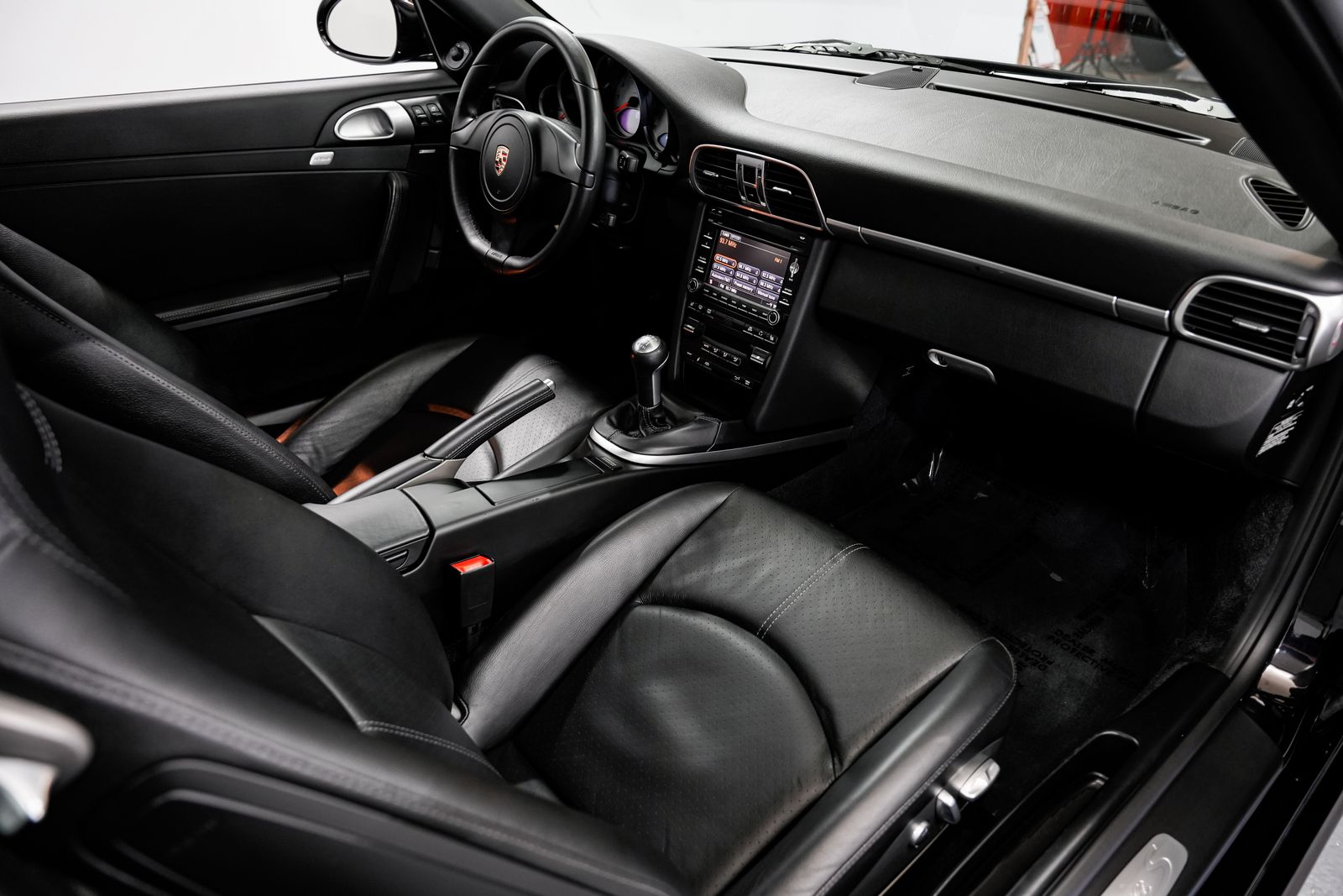 2011 Porsche 911 Carrera S — photo 26