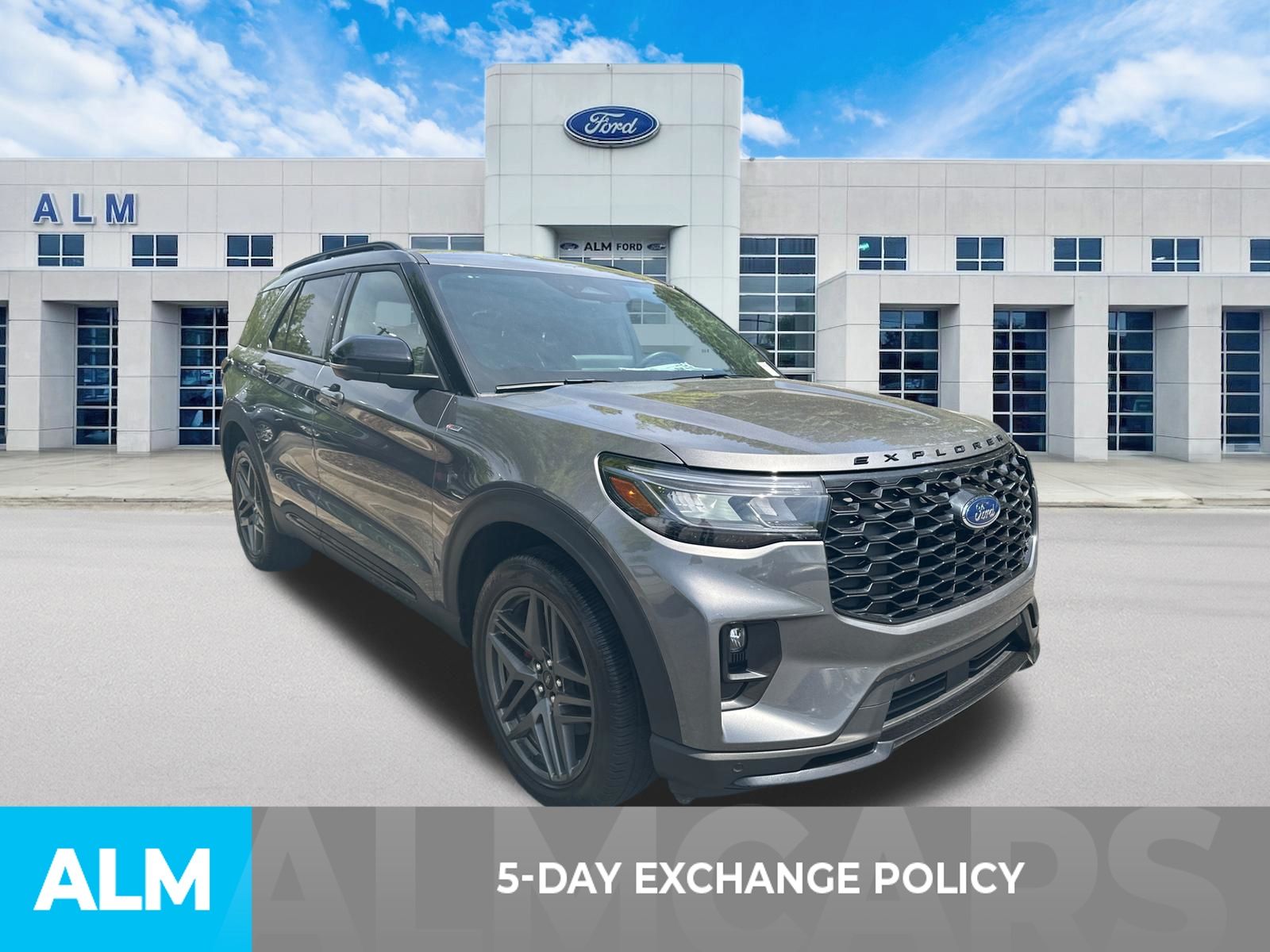 Used 2025 Gray Ford ST-Line image 3