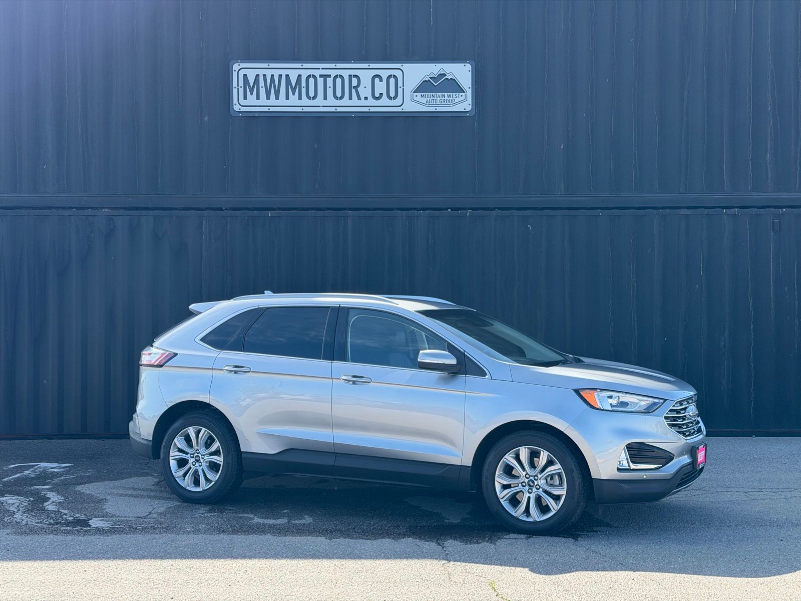 Silver Metallic 2020 Ford Edge Titanium AWD SUV / Crossover All-Wheel Drive 8-Speed Automatic