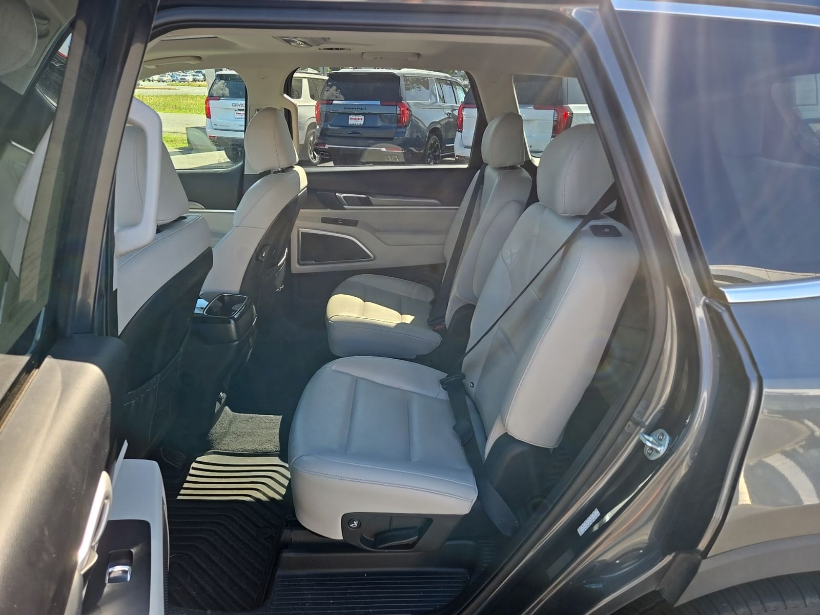 Used 2020 Gray Kia S image 17