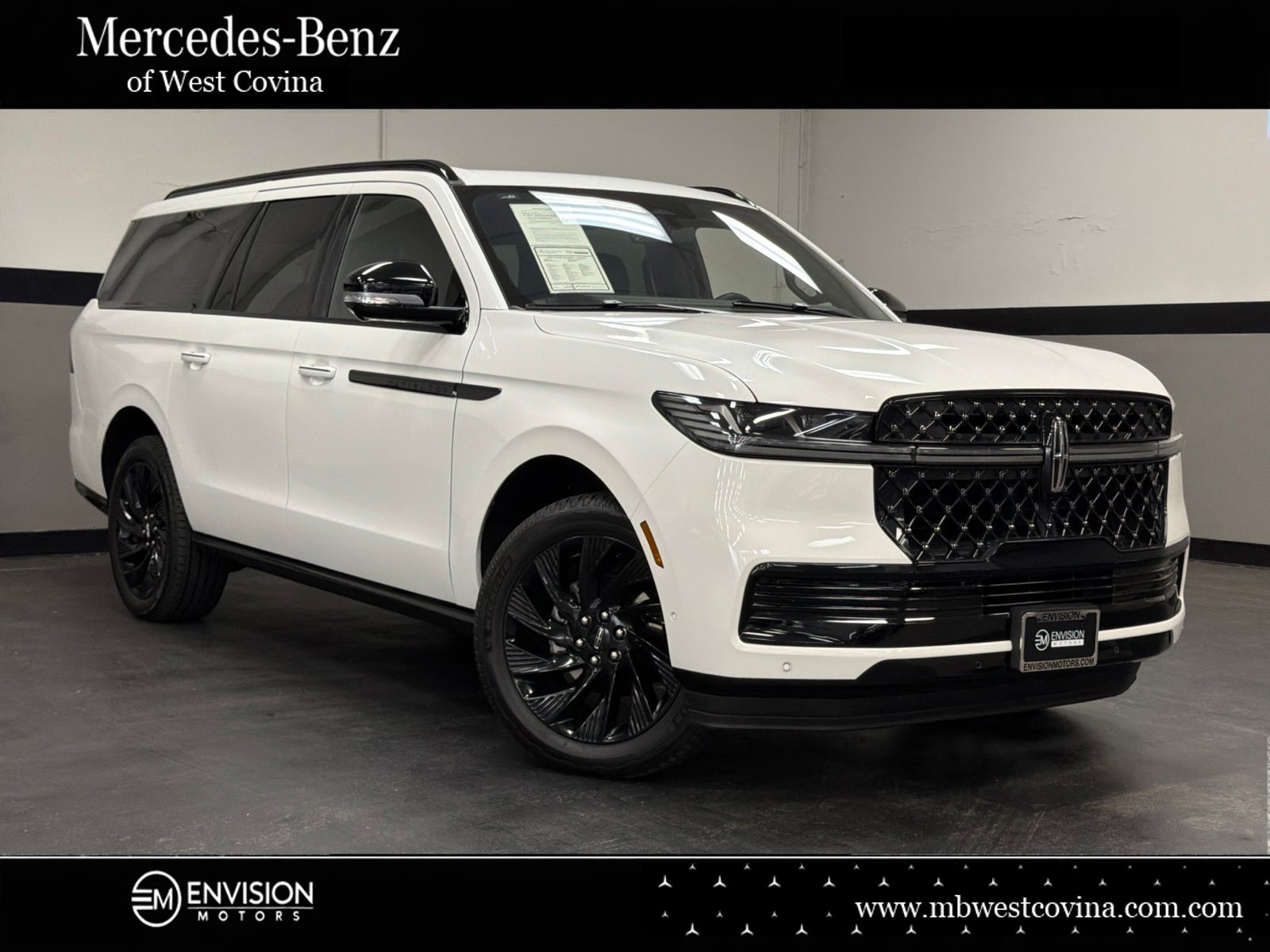 White Metallic 2025 Lincoln Navigator SUV / Crossover Four-Wheel Drive Automatic