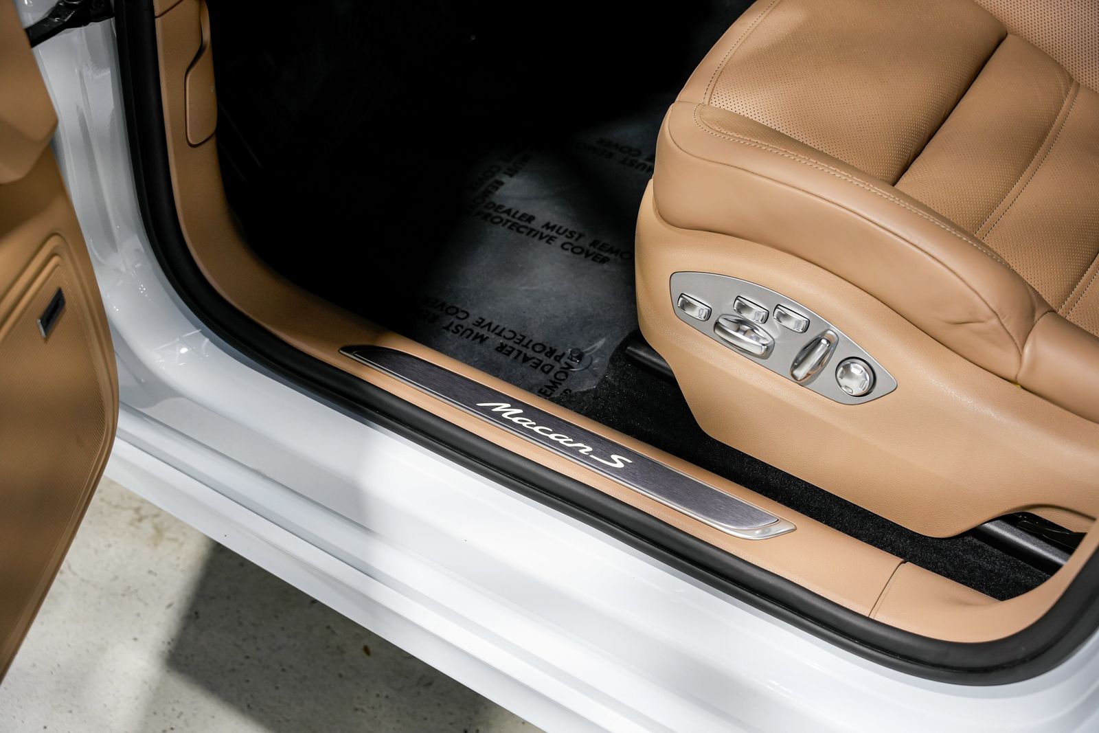 2023 Porsche Macan S — photo 20