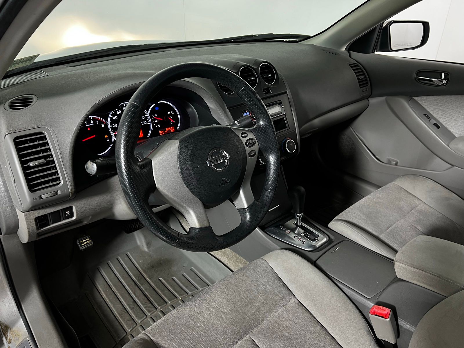 Thumbnail: 2011 Nissan Altima - 9