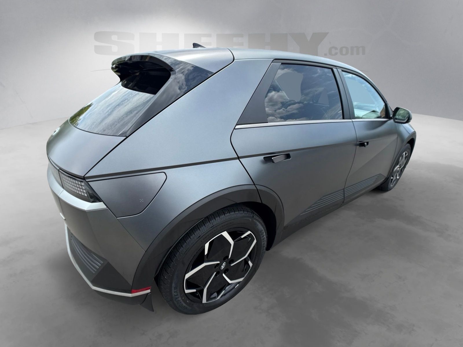 Used 2023 Gray Hyundai SEL image 14
