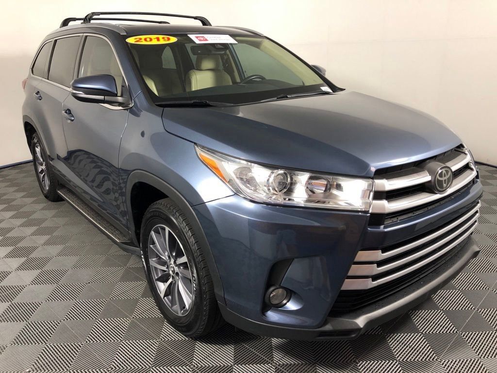 2019 Toyota Highlander XLE 3