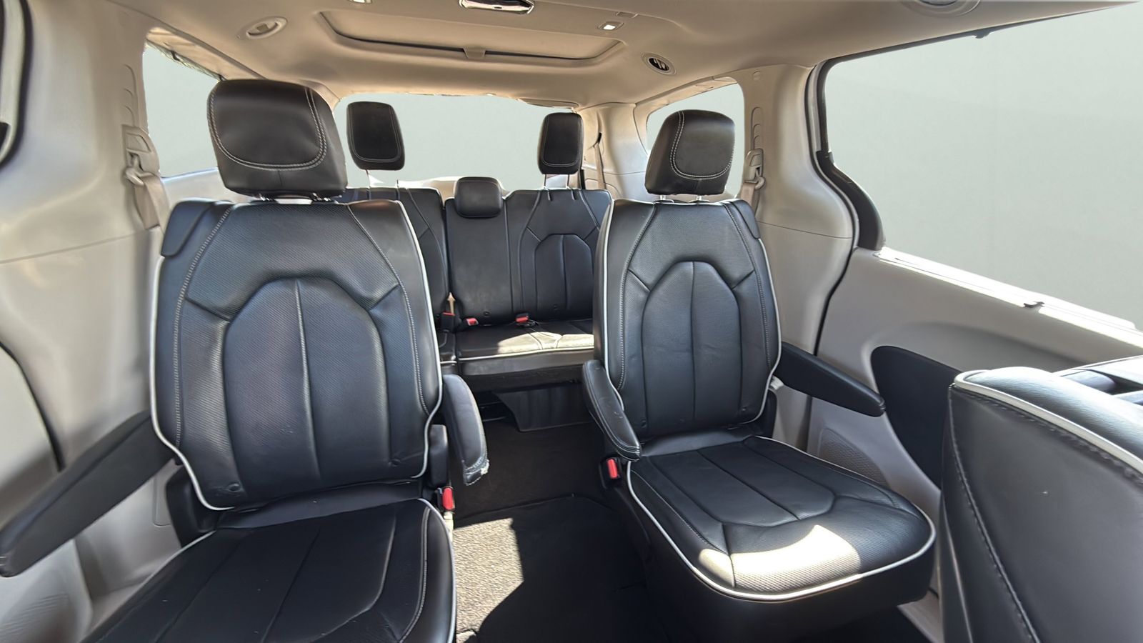 Used Car 2021 Chrysler Pacifica  Limited For Sale Under $30,000 In Austin, Texas