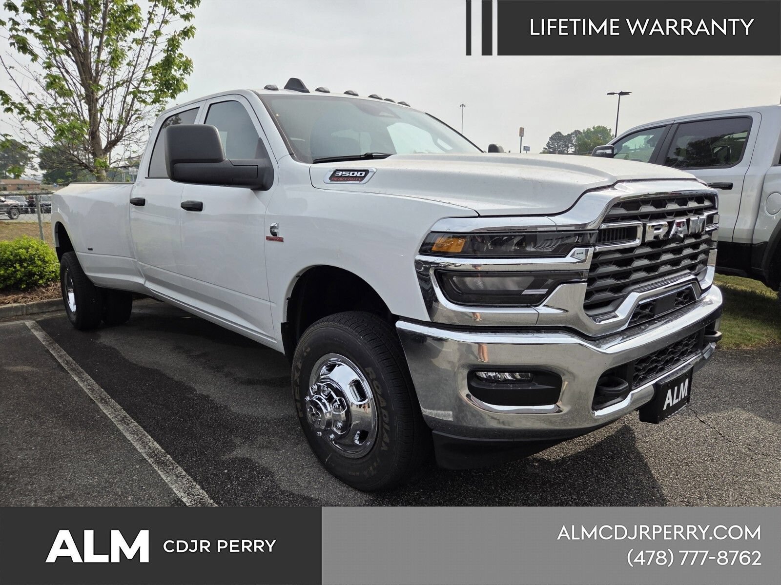 New 2026 Bright White Clear-Coat Exterior Paint RAM Tradesman image 19