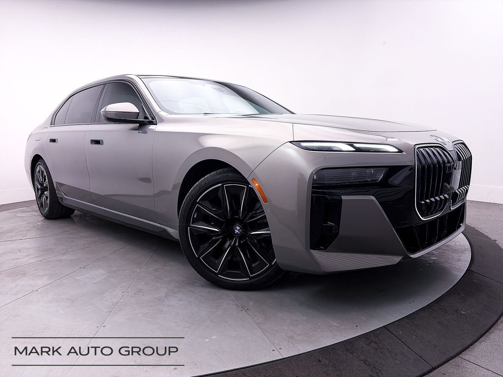 2024 BMW 7 Series 760i xDrive