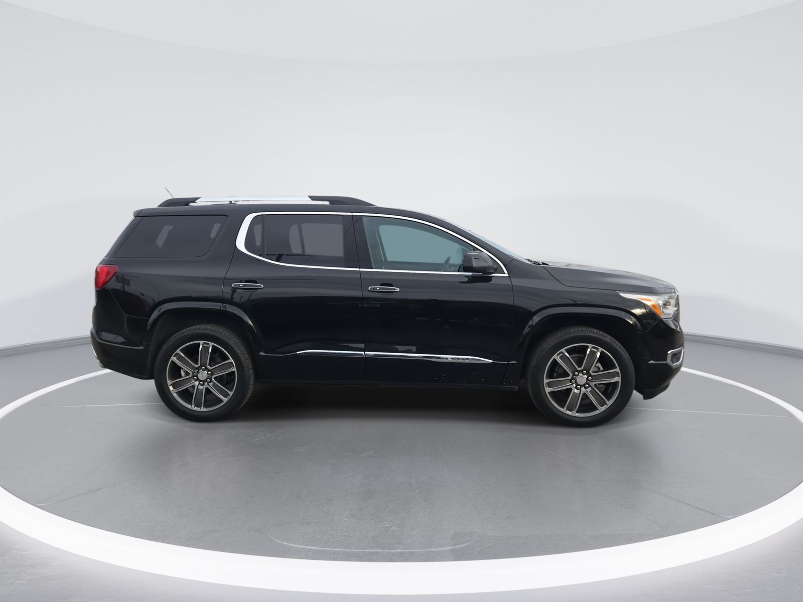 2018 GMC Acadia Denali 9