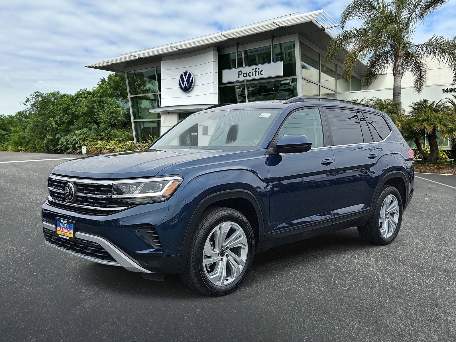 Tourmaline Blue Metallic 2023 Volkswagen Atlas 8-Speed Automatic