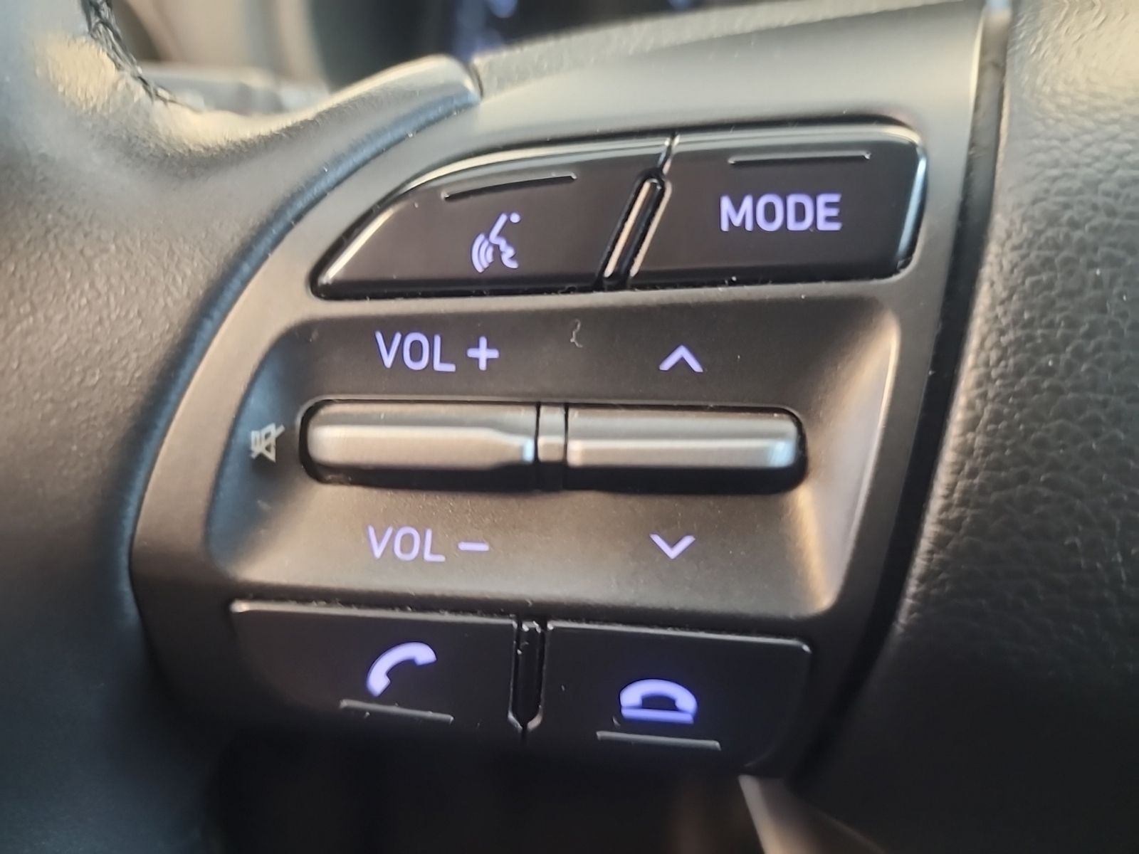 Used 2019 Chalk White Hyundai SEL image 18