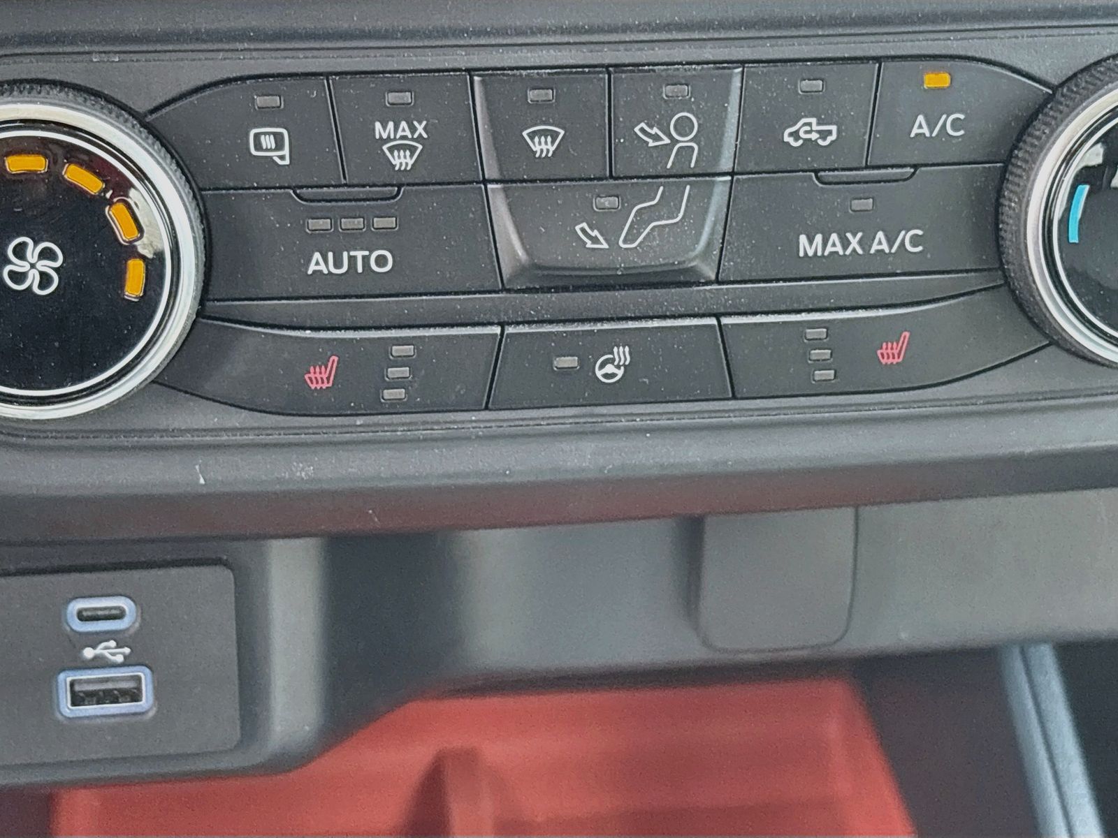 Used 2024 Blue Ford XLT image 20