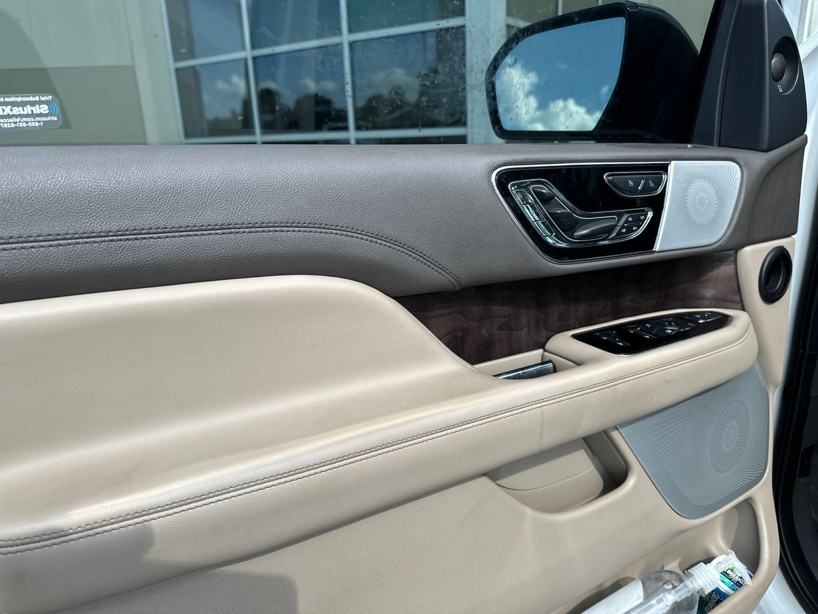 2023 Pristine White Metallic Tri-Coat Lincoln Navigator Reserve 4X4 SUV