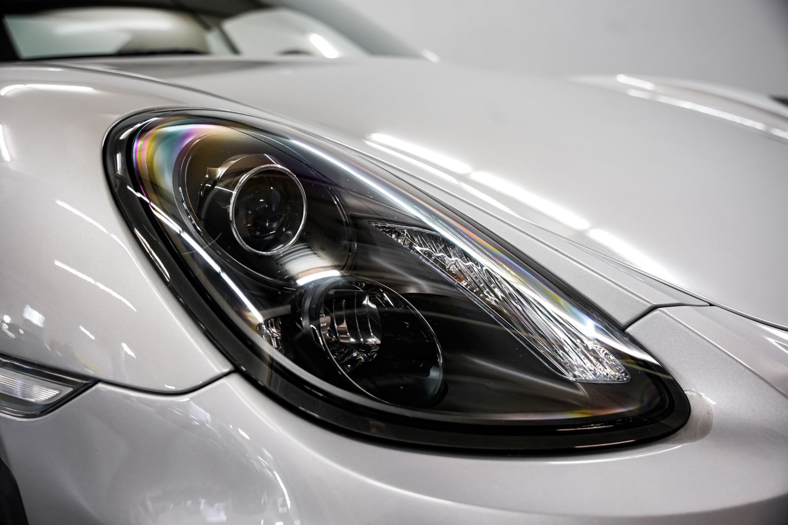 2016 Porsche Cayman GT4 — photo 33